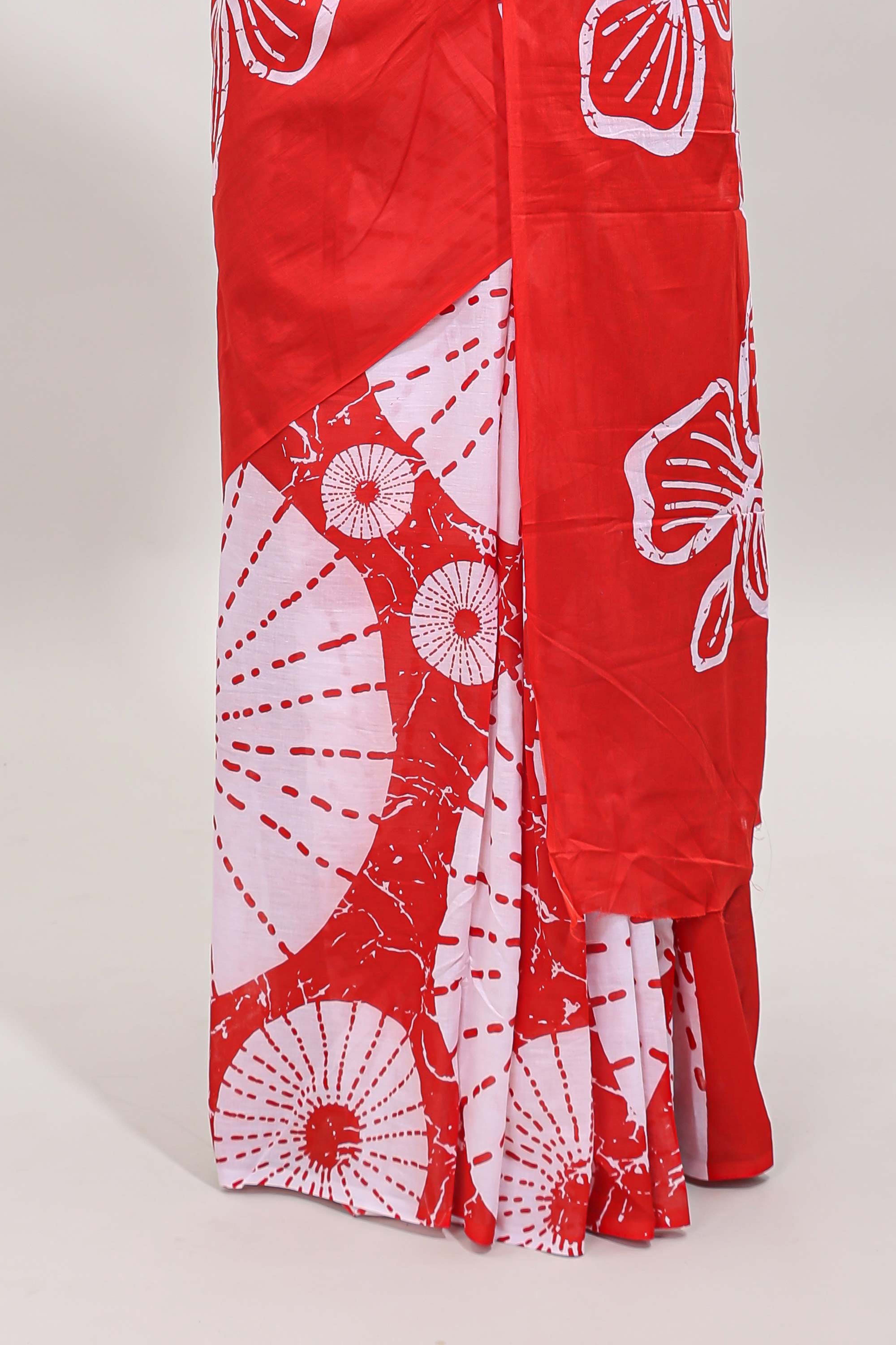 Borderless red floral design mul mul cotton saree with matching blouse