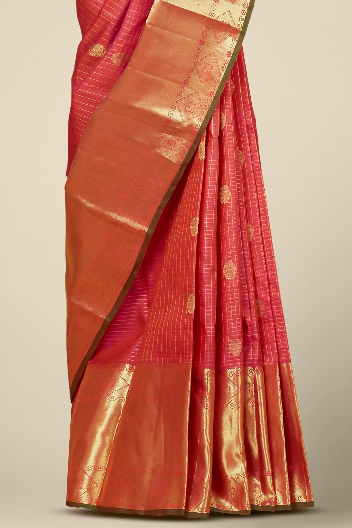 Kanchipuram Vairaoosi and Checks Silk Saree in Coral with Contrast Green Pallu