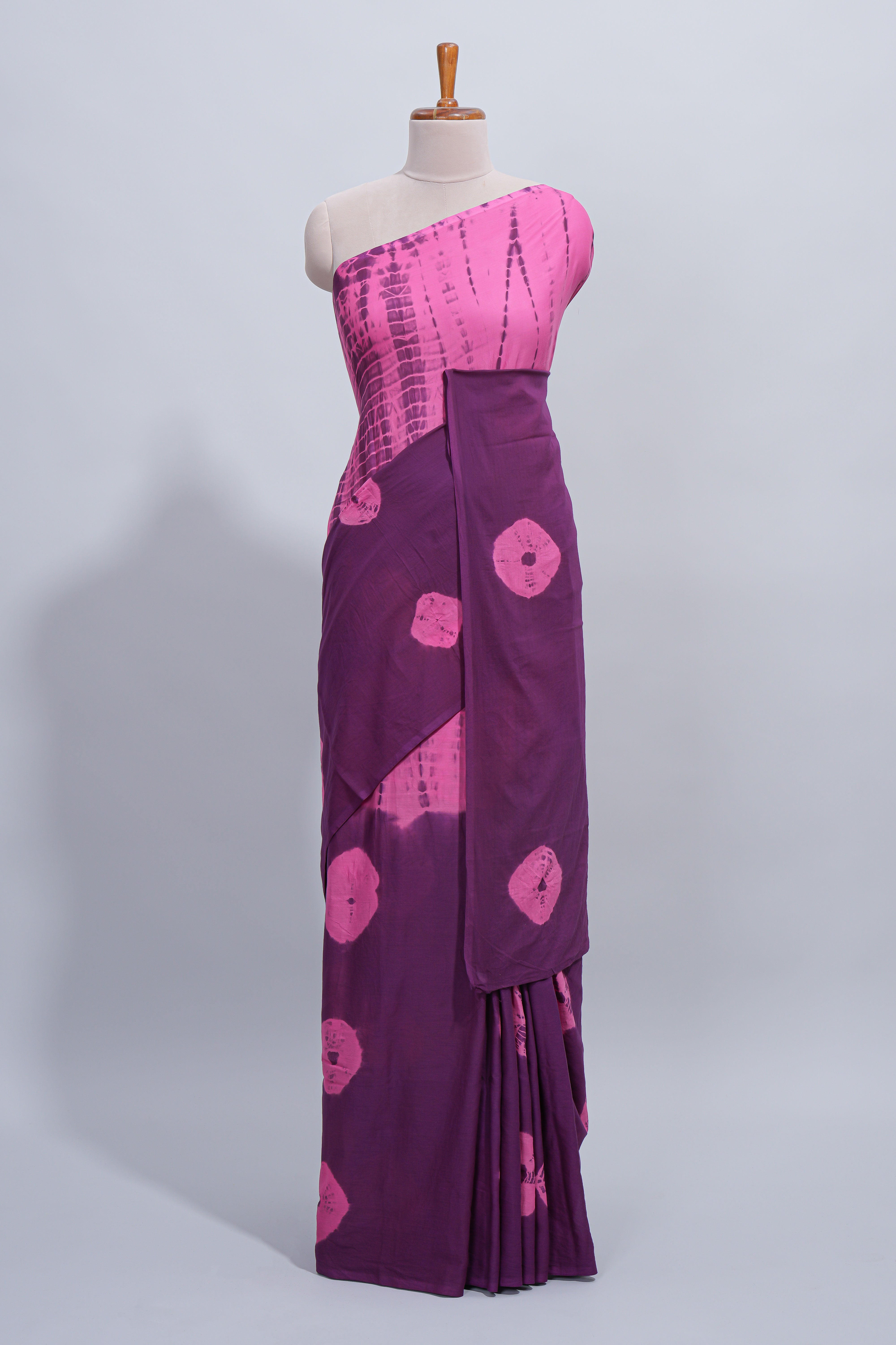 Borderless purple shibori motifs design mul mul cotton saree with self pallu