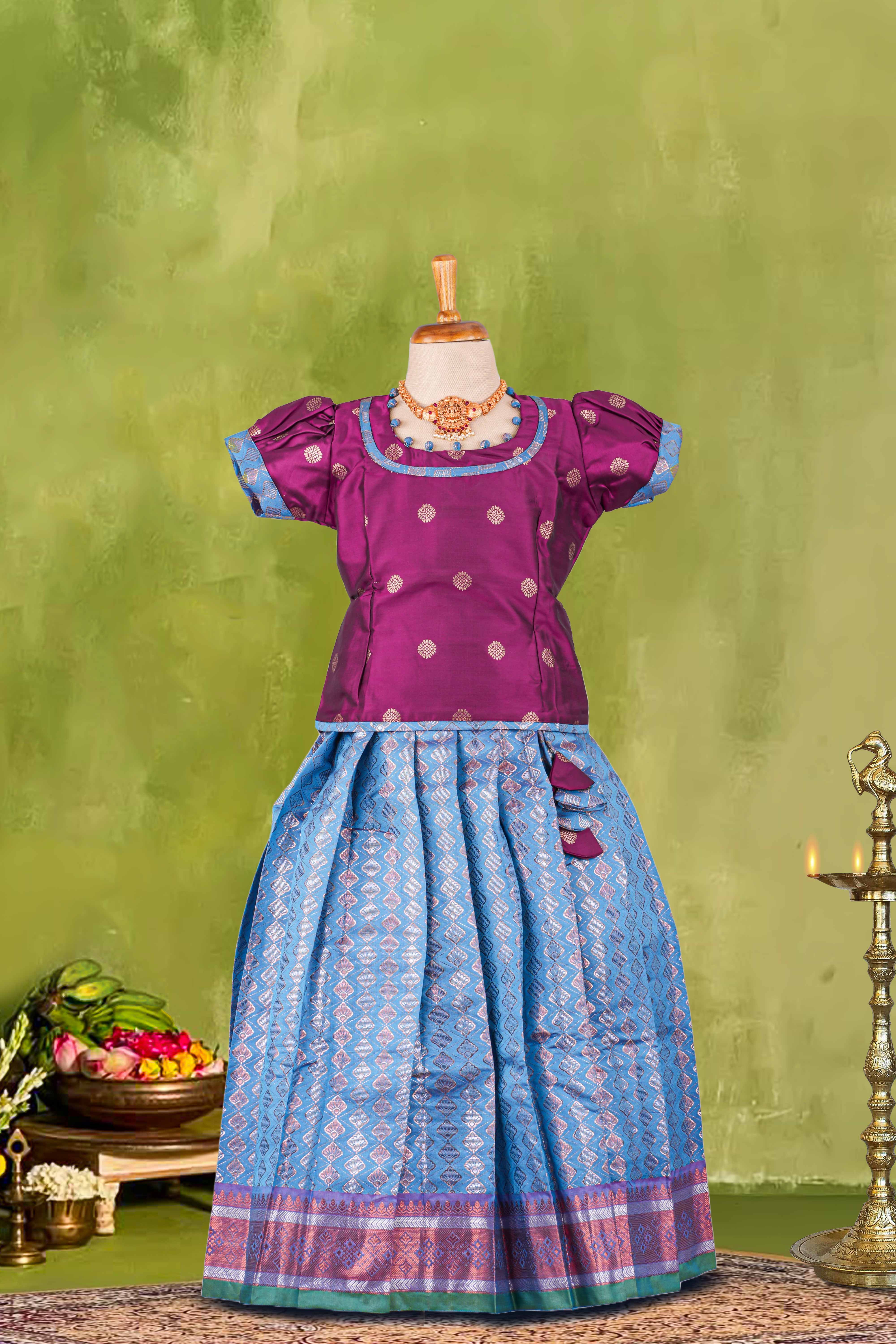 Pattu Pavadai