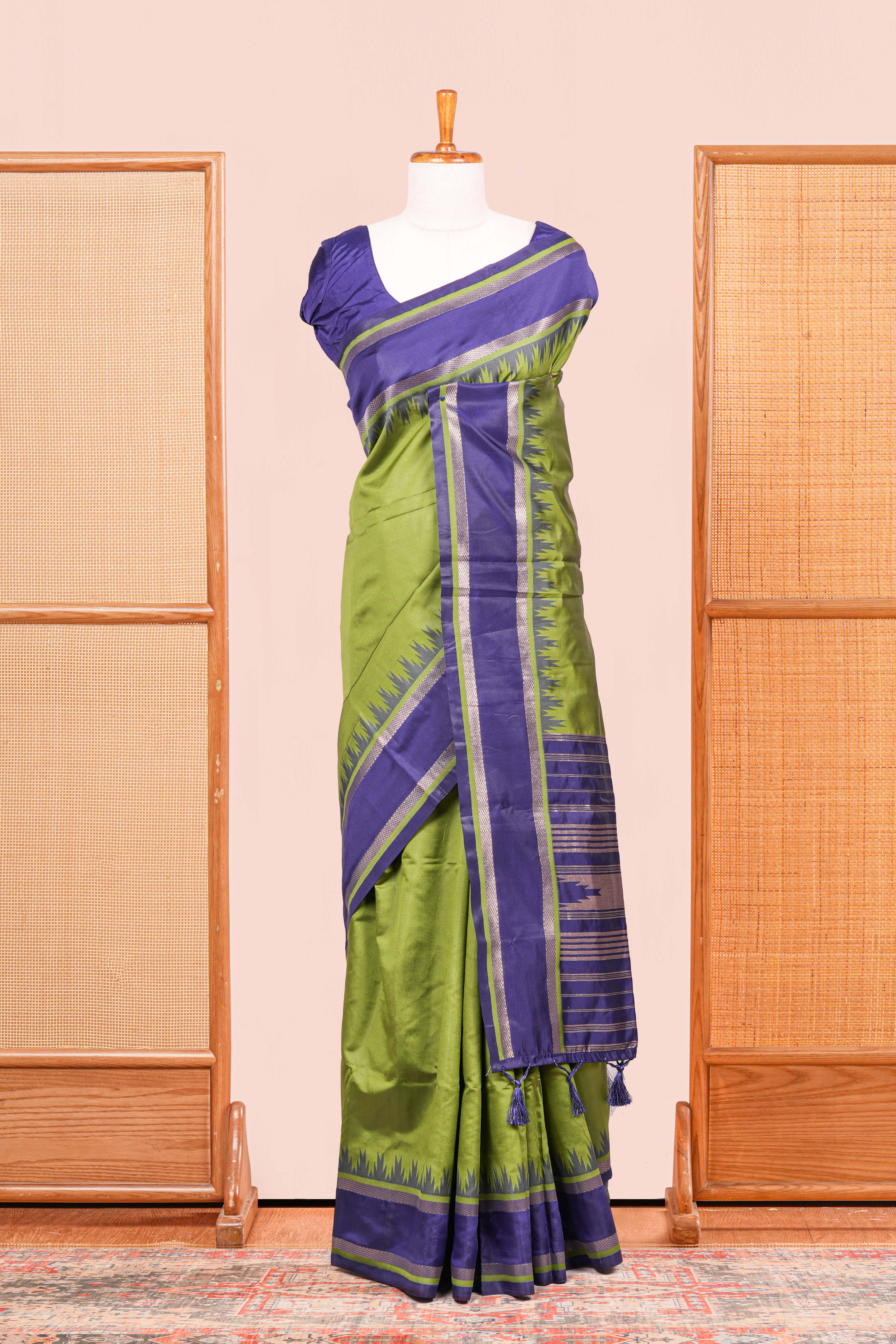 Green Art Silk Saree With Plain Body Contrast Gold Zari Stripes Pallu