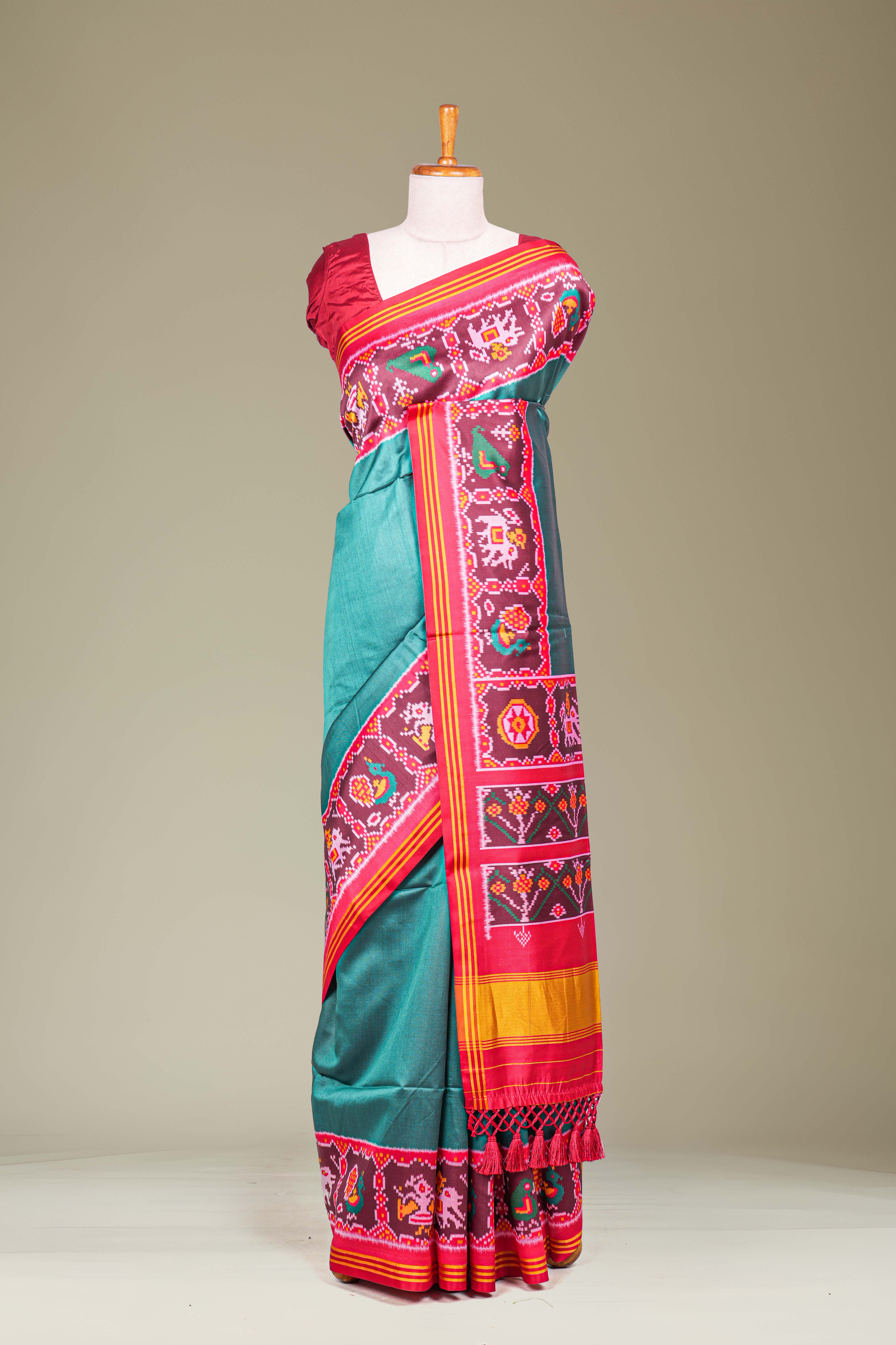 Peacock Green Art Silk Saree Plain Body With Patola Design Pallu Along With Contrast Blouse