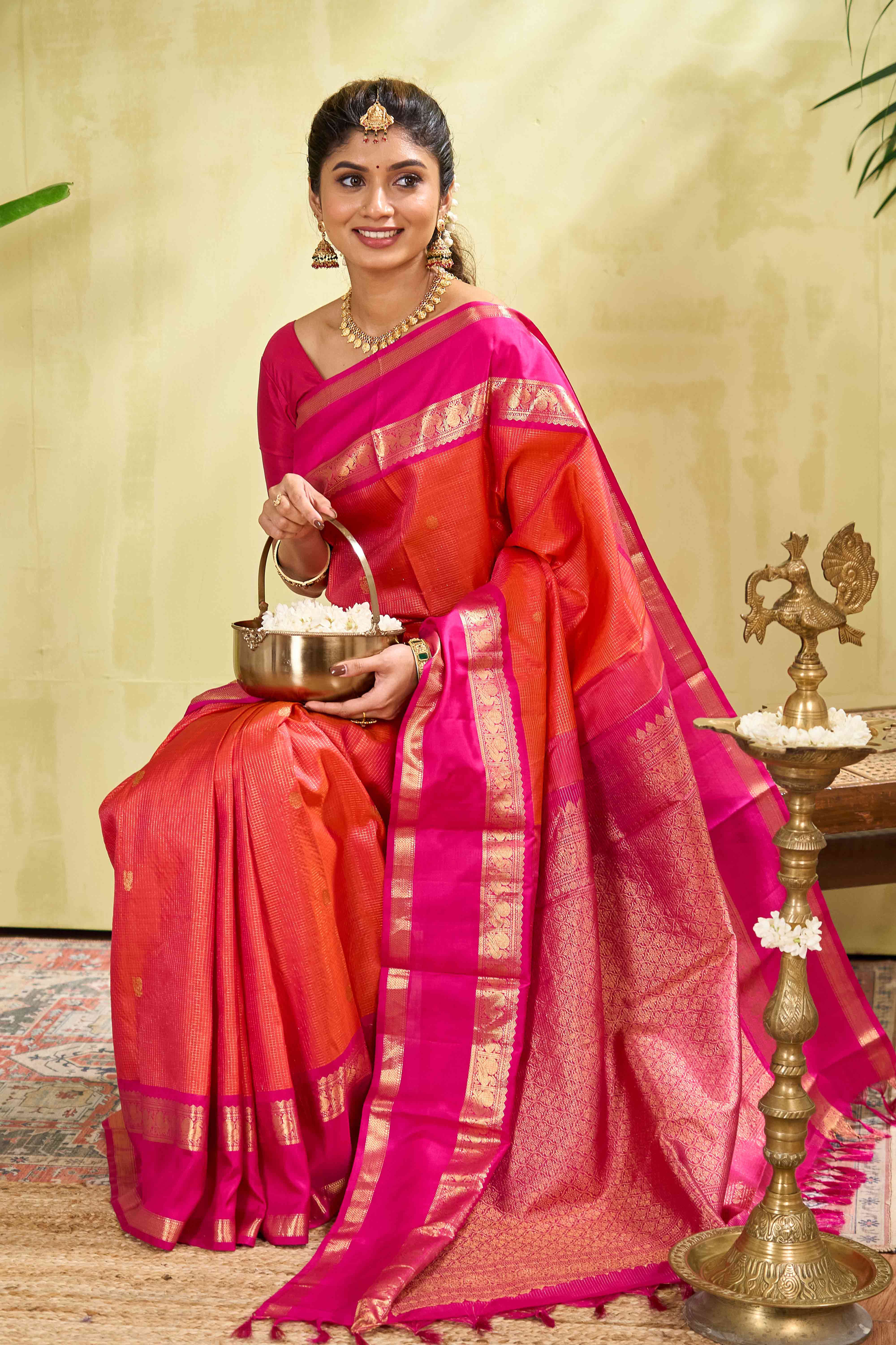 Kanchipuram Vaira Oosi Silk Saree in Bright Pink with Gold Zari and Contrast Magenta Border