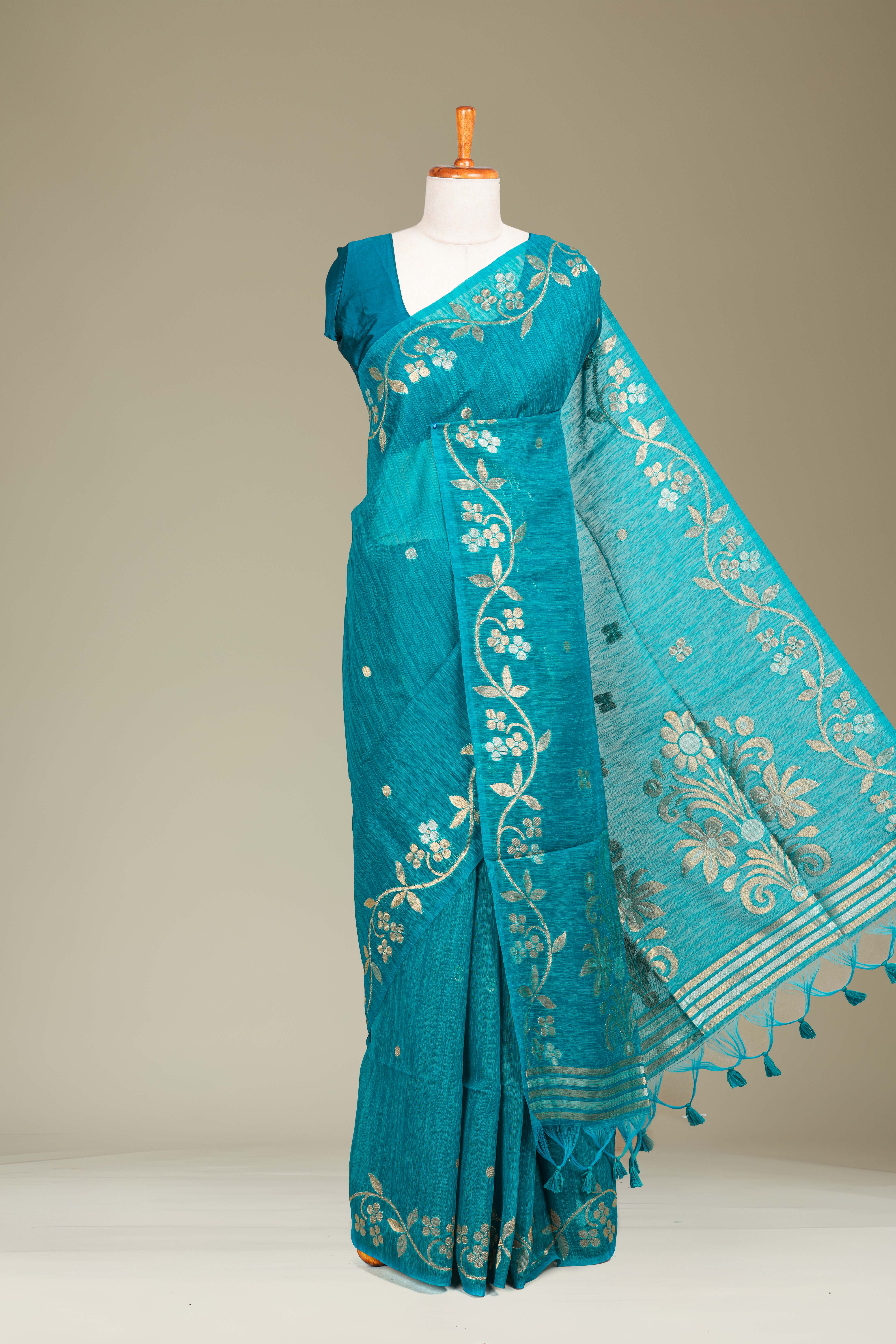 Munga Cotton All Over Zari Weaving With Zari Border