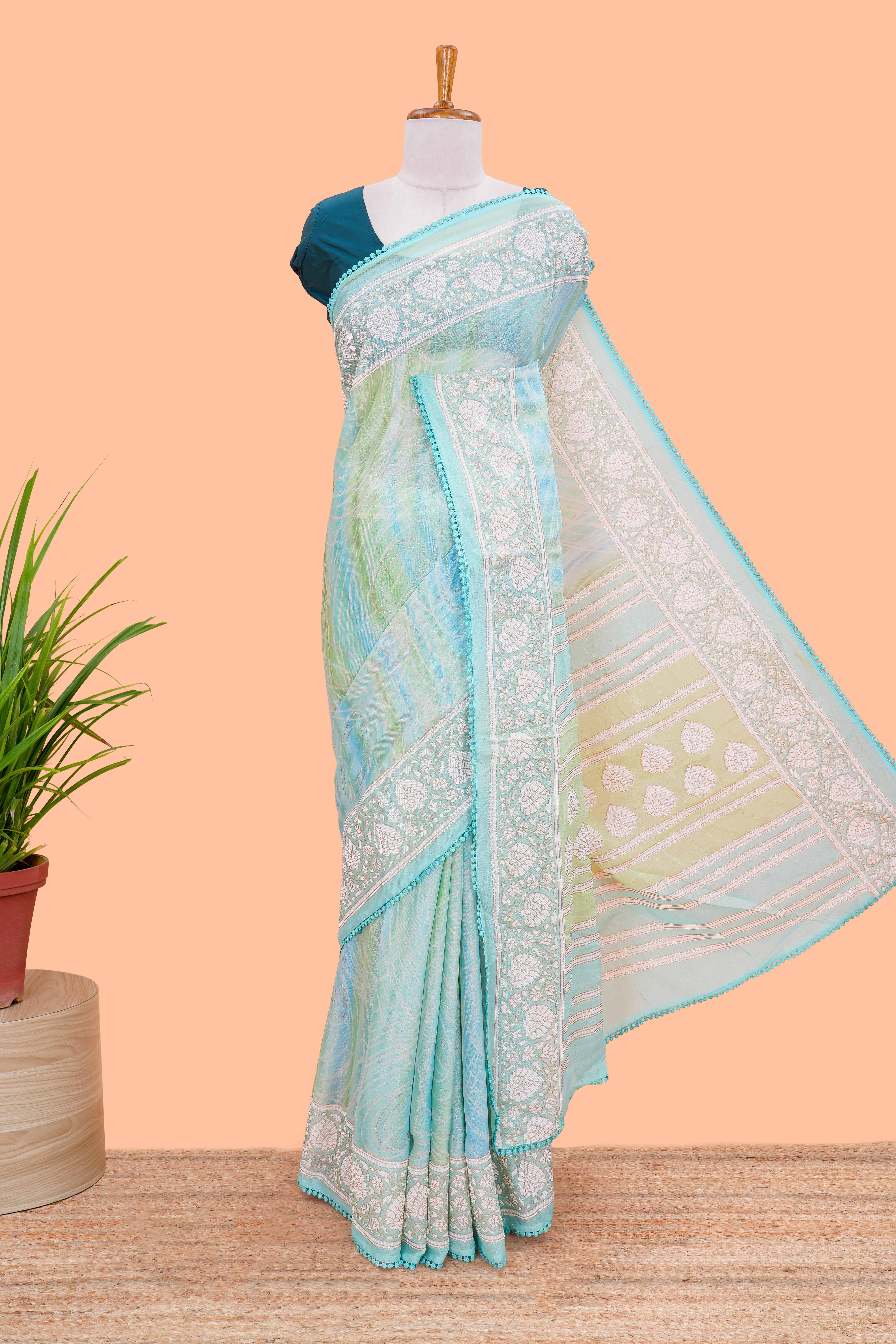 Green Brasso Saree Foil Printed Across The Body And Floral Motifs Pallu