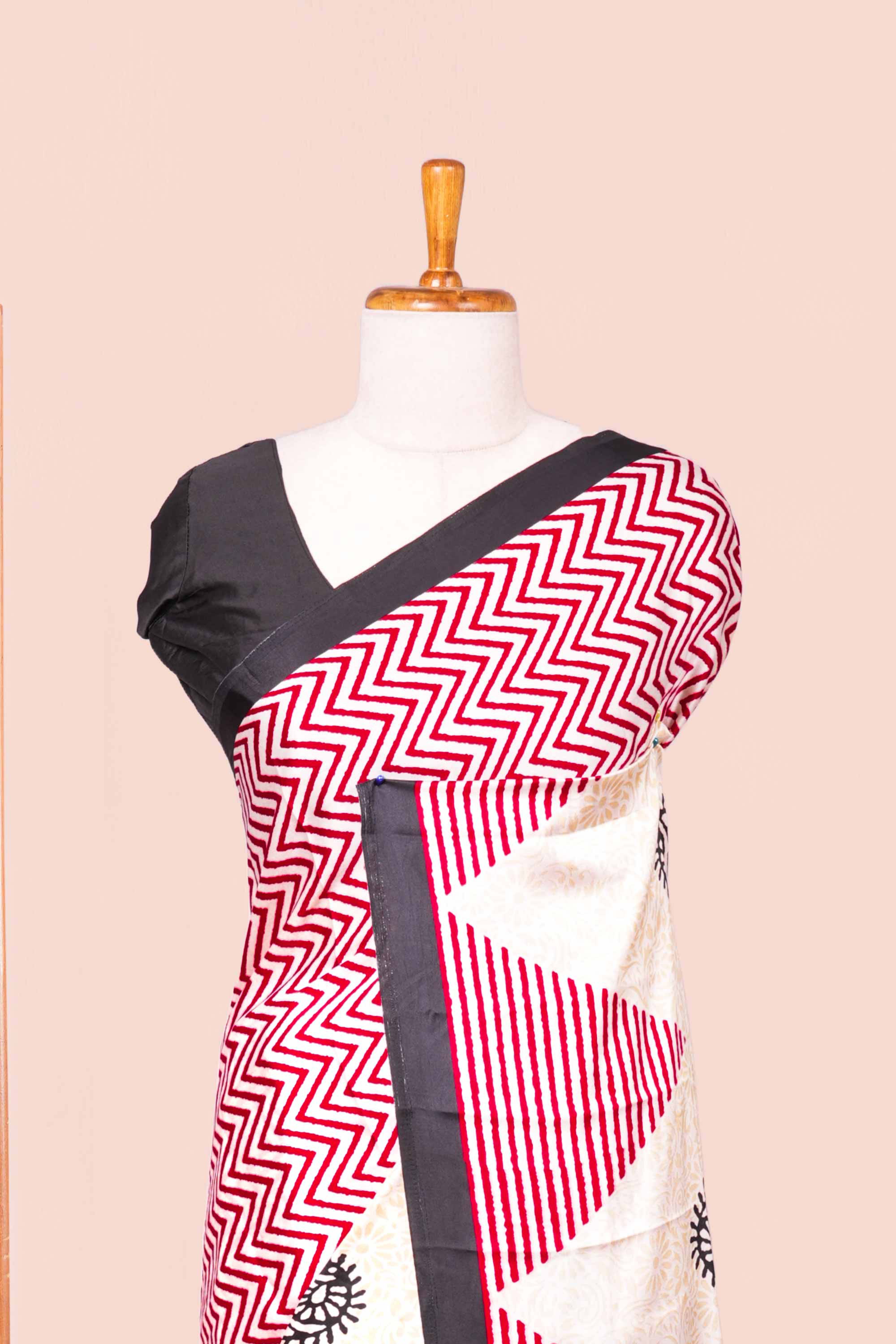 Read Modal Silk Saree Lightweight ,Flowy. Chevron Design , Contrast Border Along With Floral Printed Blouse
