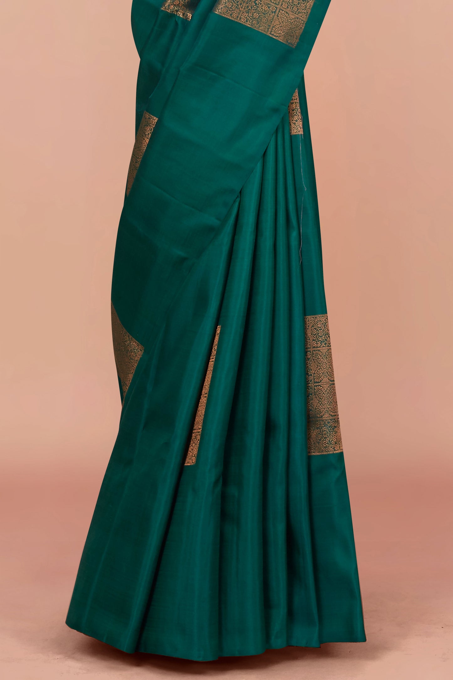 Teal Green Borderless Kanchipuram Pure Silk Saree with Rectangular Zari Motifs and Contrasting Baby Pink Pallu