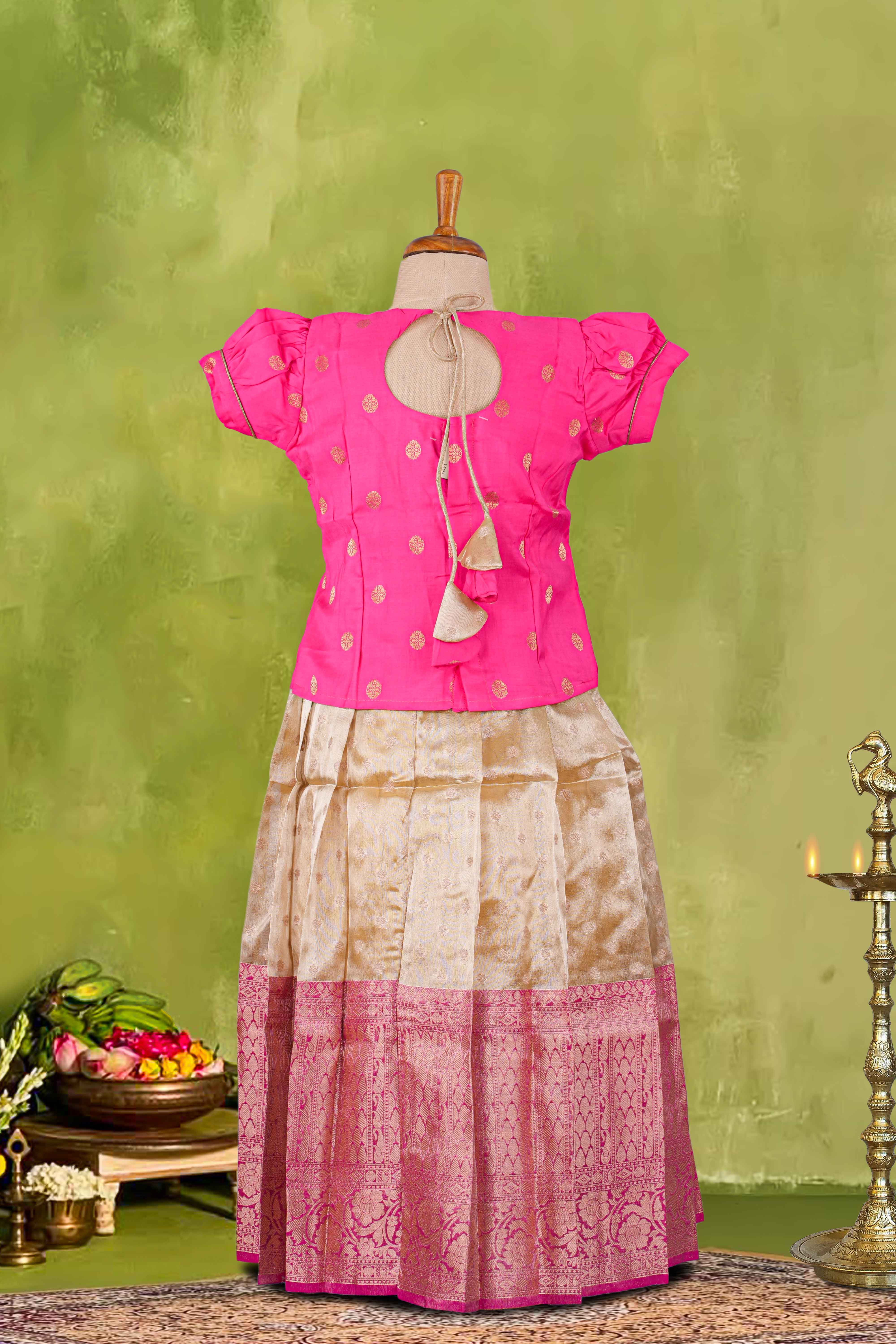 Pattu Pavadai