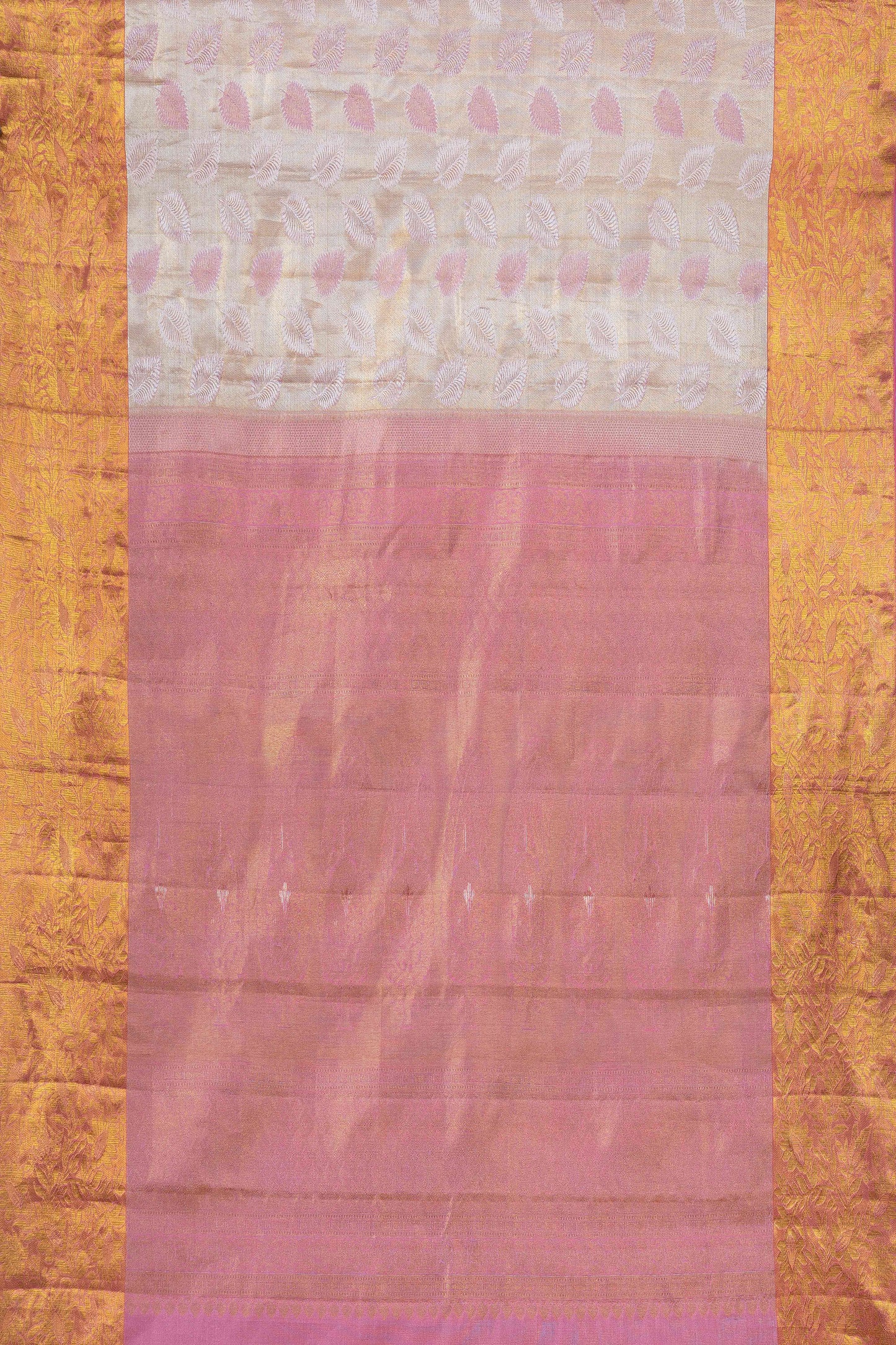 Peach And Ivory Checked Kancheepuram Pattu With Contrast Zari Border