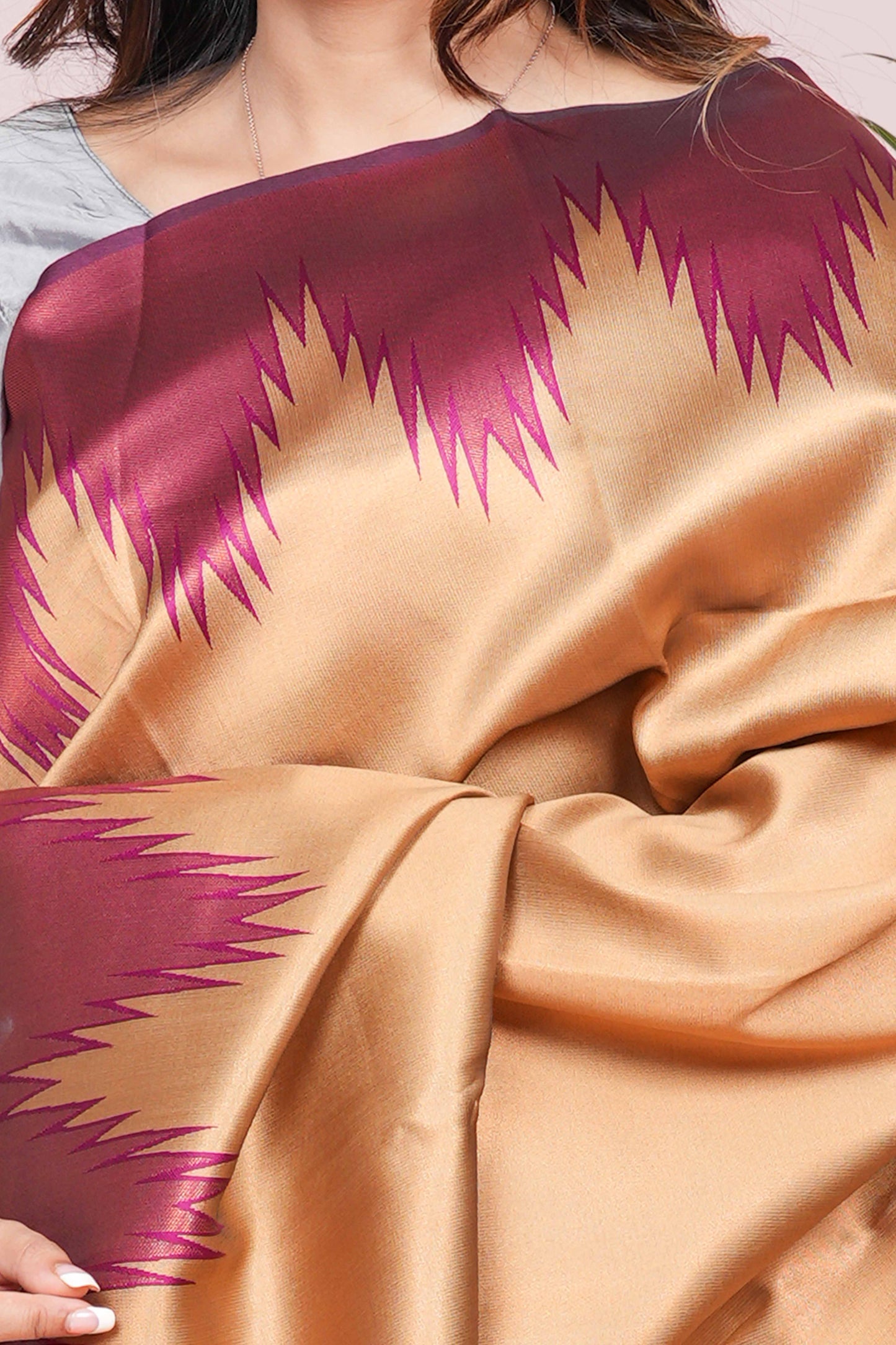sandal with maroon tissue silk saree