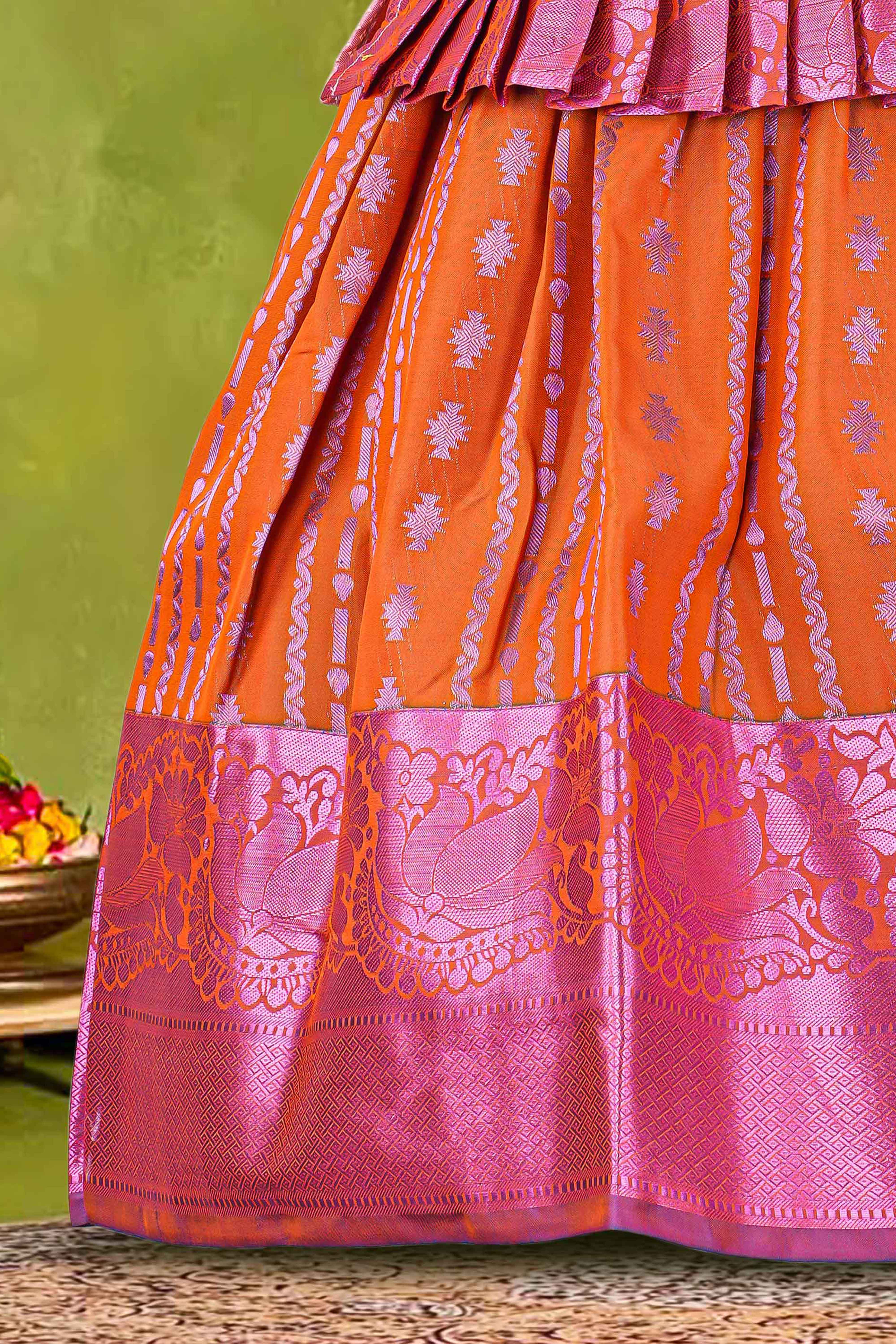 Pattu Pavadai