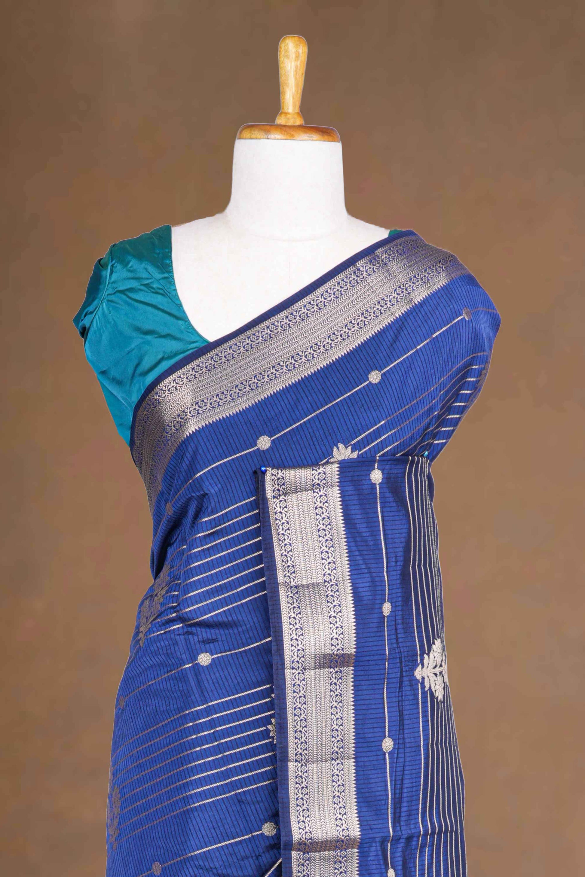 raw silk saree with gold zari