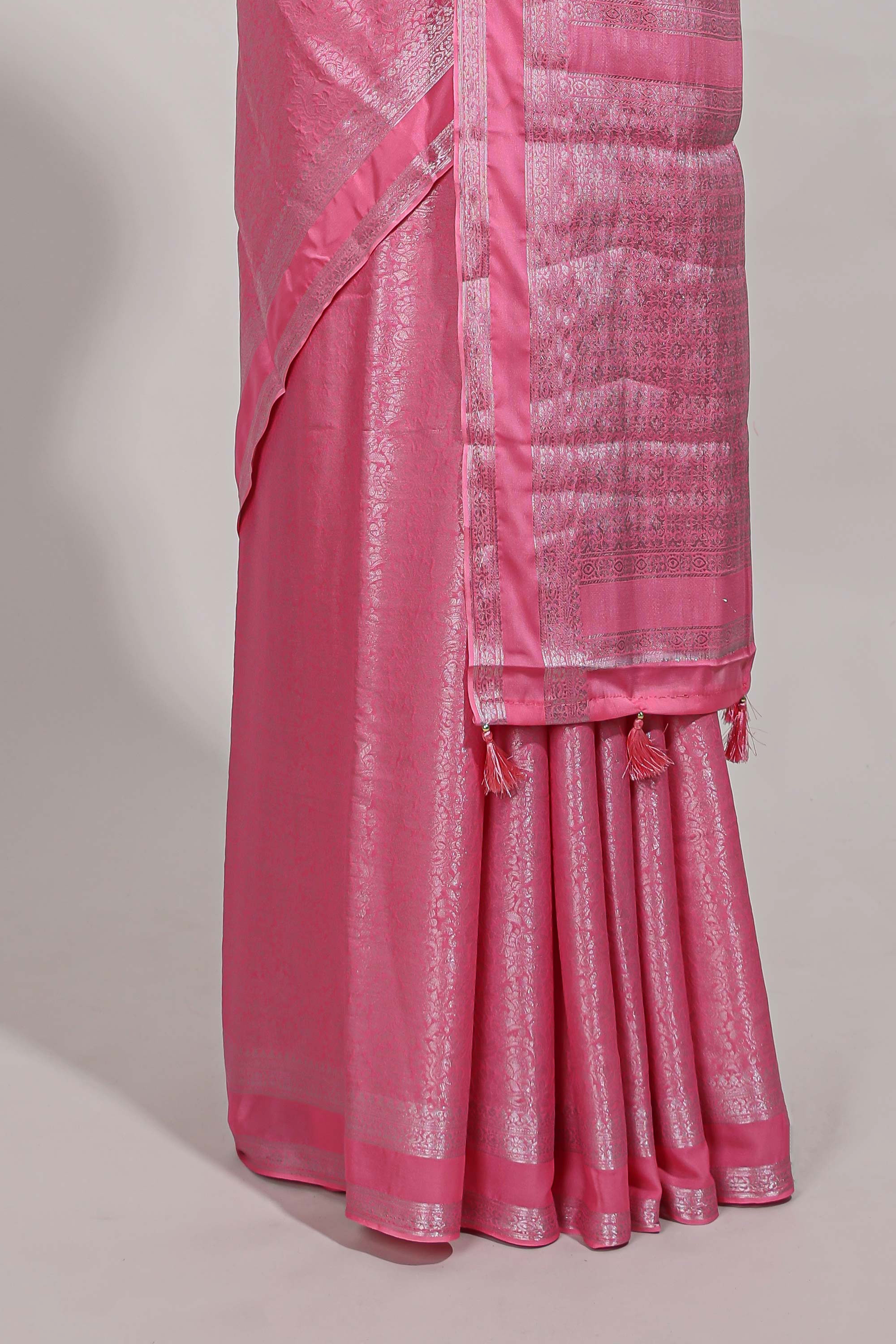pink art mysore silk saree with retta petta contrast border and rich pallu with plain blouse