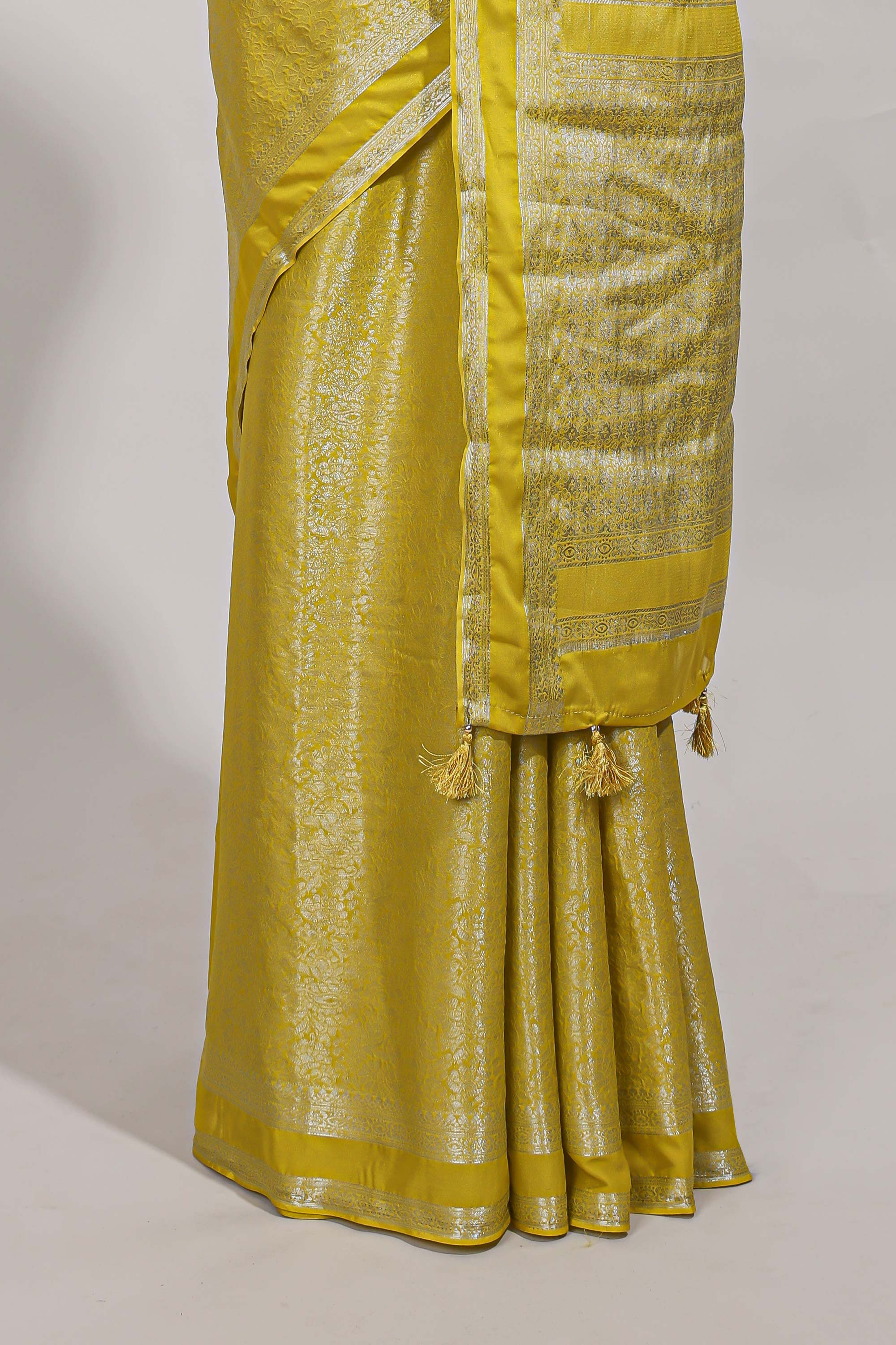 yellow art mysore silk saree with retta petta contrast border and rich pallu with plain blouse