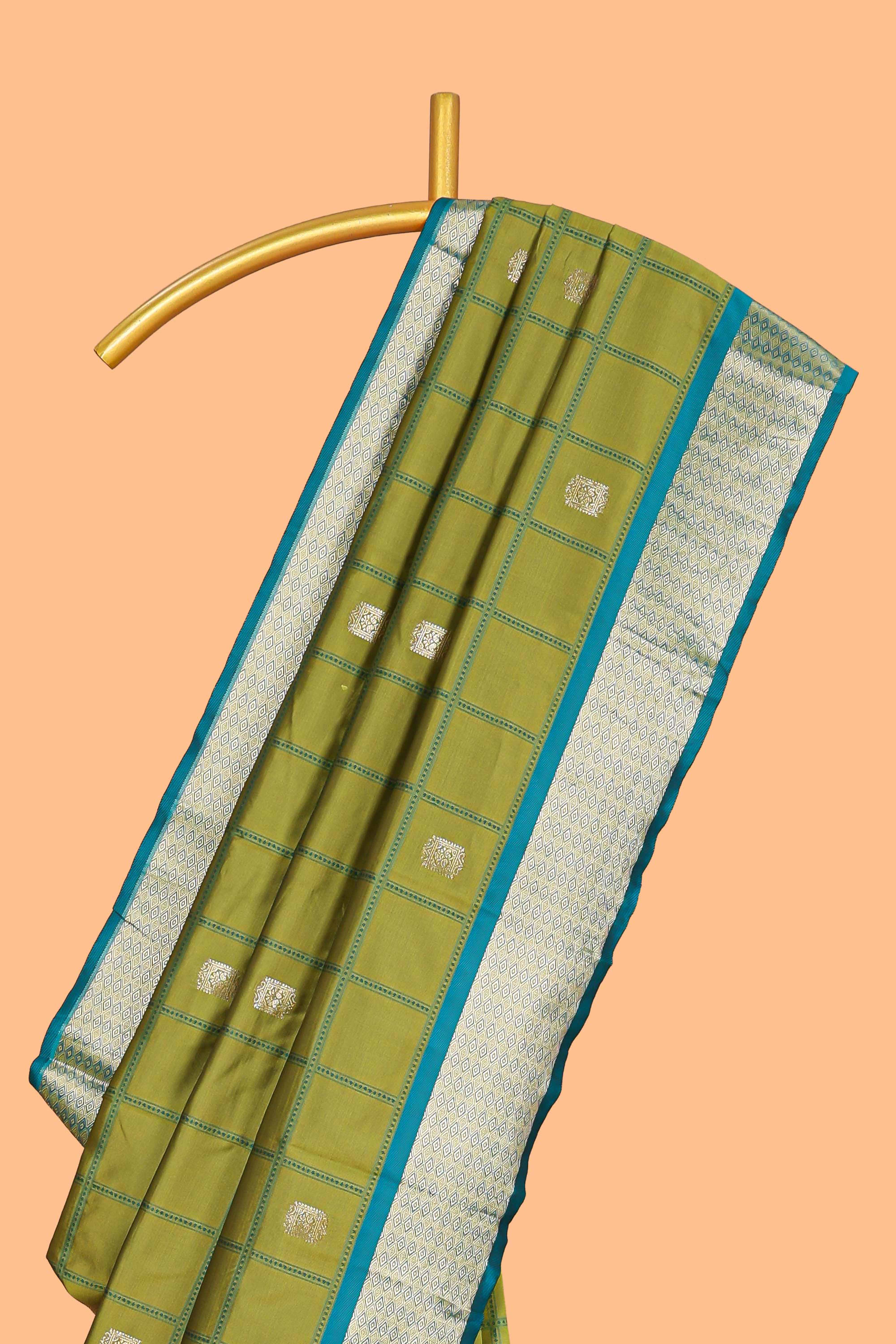Green Checked Art Silk Saree with Rich Gold Zari Border and Grand Zari Woven Pallu with Contrast Blouse