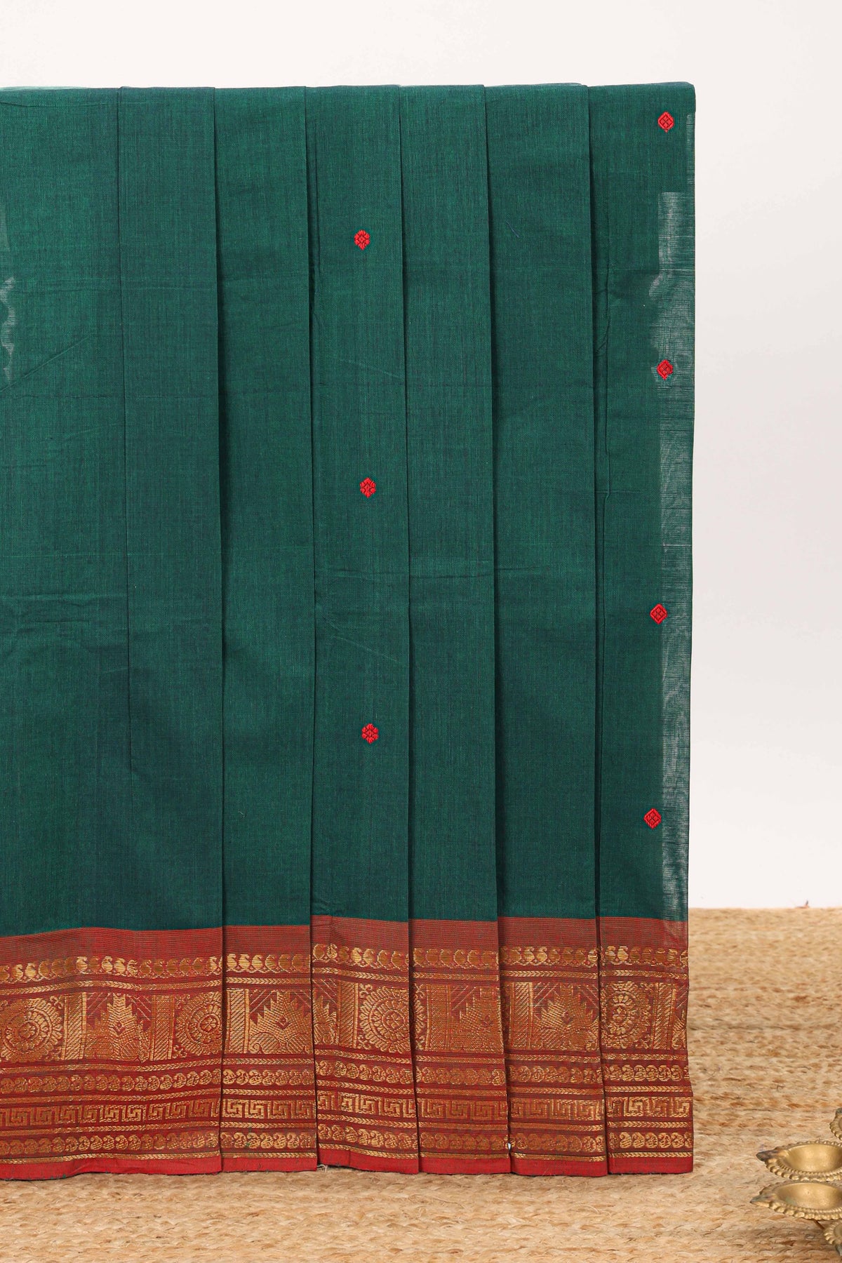 Bottle green motifs design chettinad cotton saree with contrast zari border and matching blouse