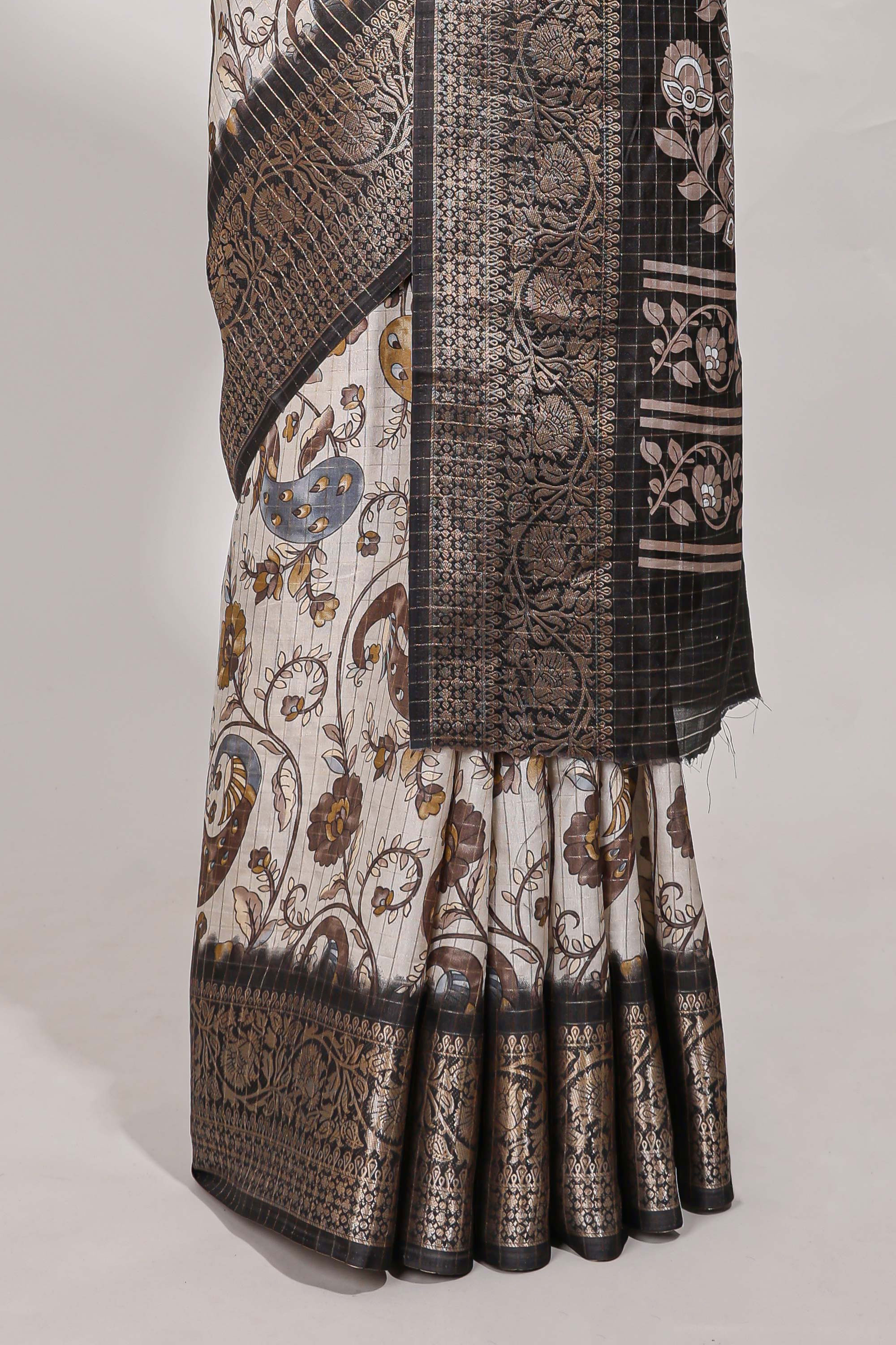 Dola silk saree all overcrepe floral printeddesign with copper zari border and pallu