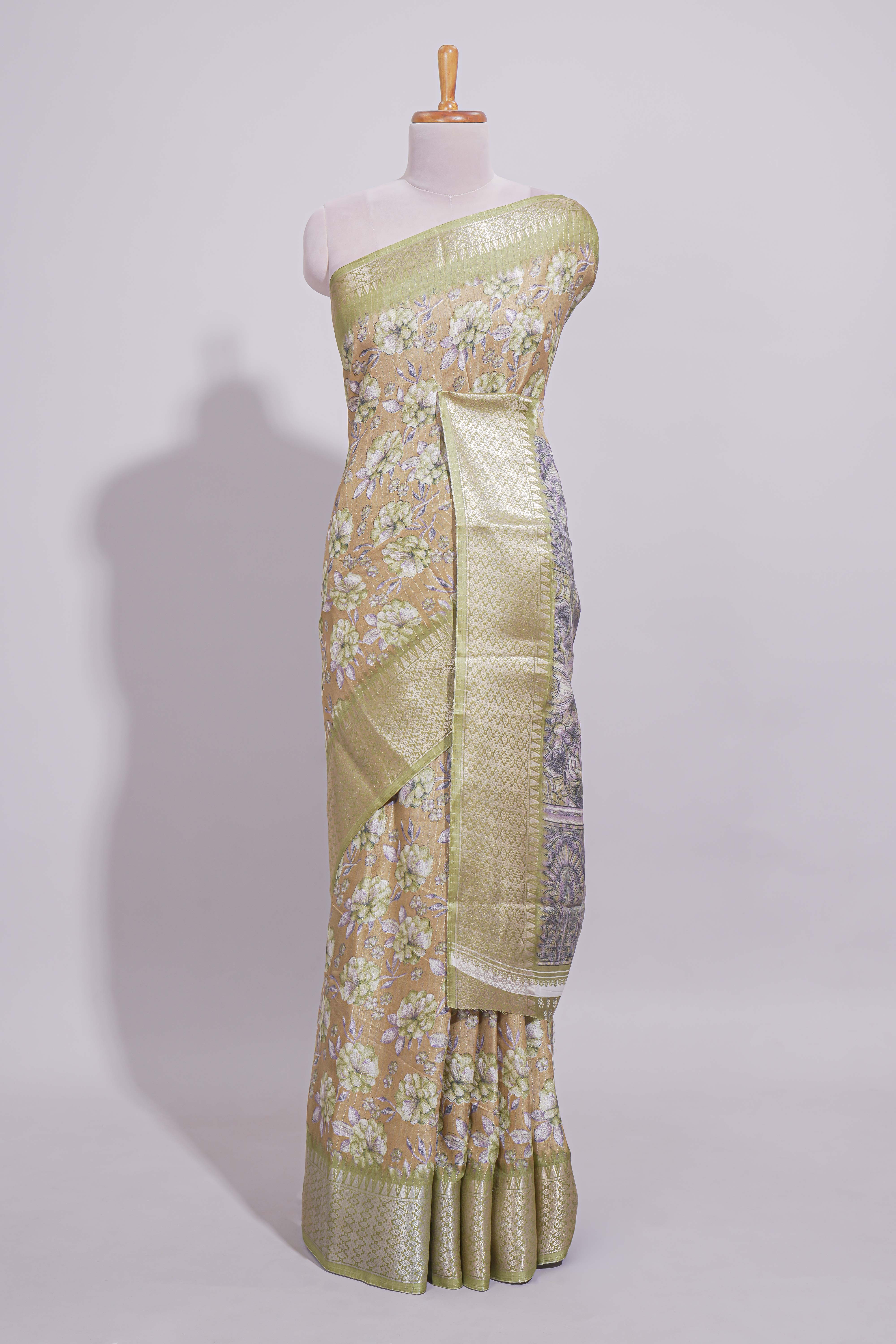 Peach Dola Sareefloral motifs elegant zari border with contrast printed pallu and matching buttas blouse