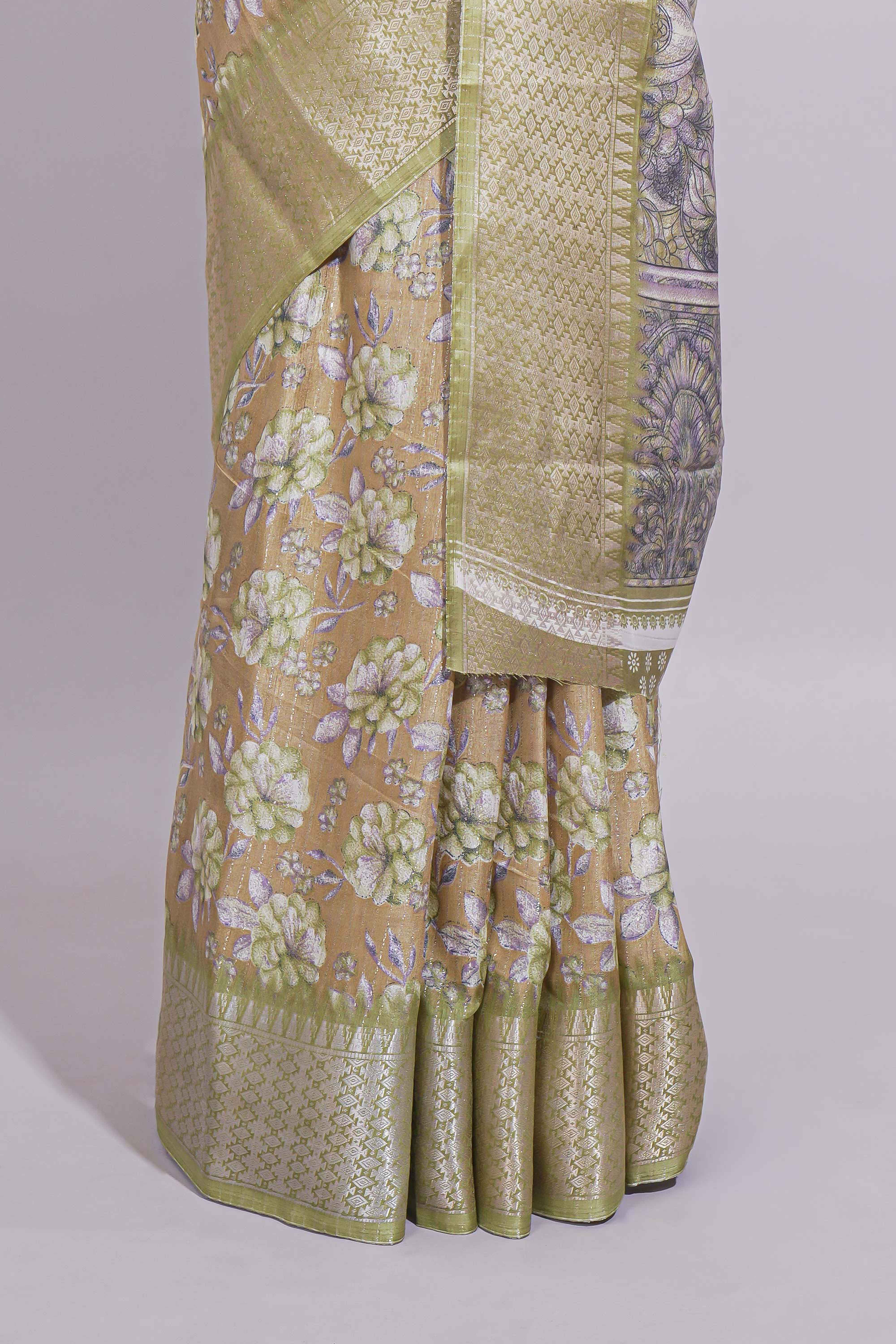 Peach Dola Sareefloral motifs elegant zari border with contrast printed pallu and matching buttas blouse