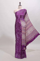 Borderless violet floral design georgette saree with printed pallu and matching blouse