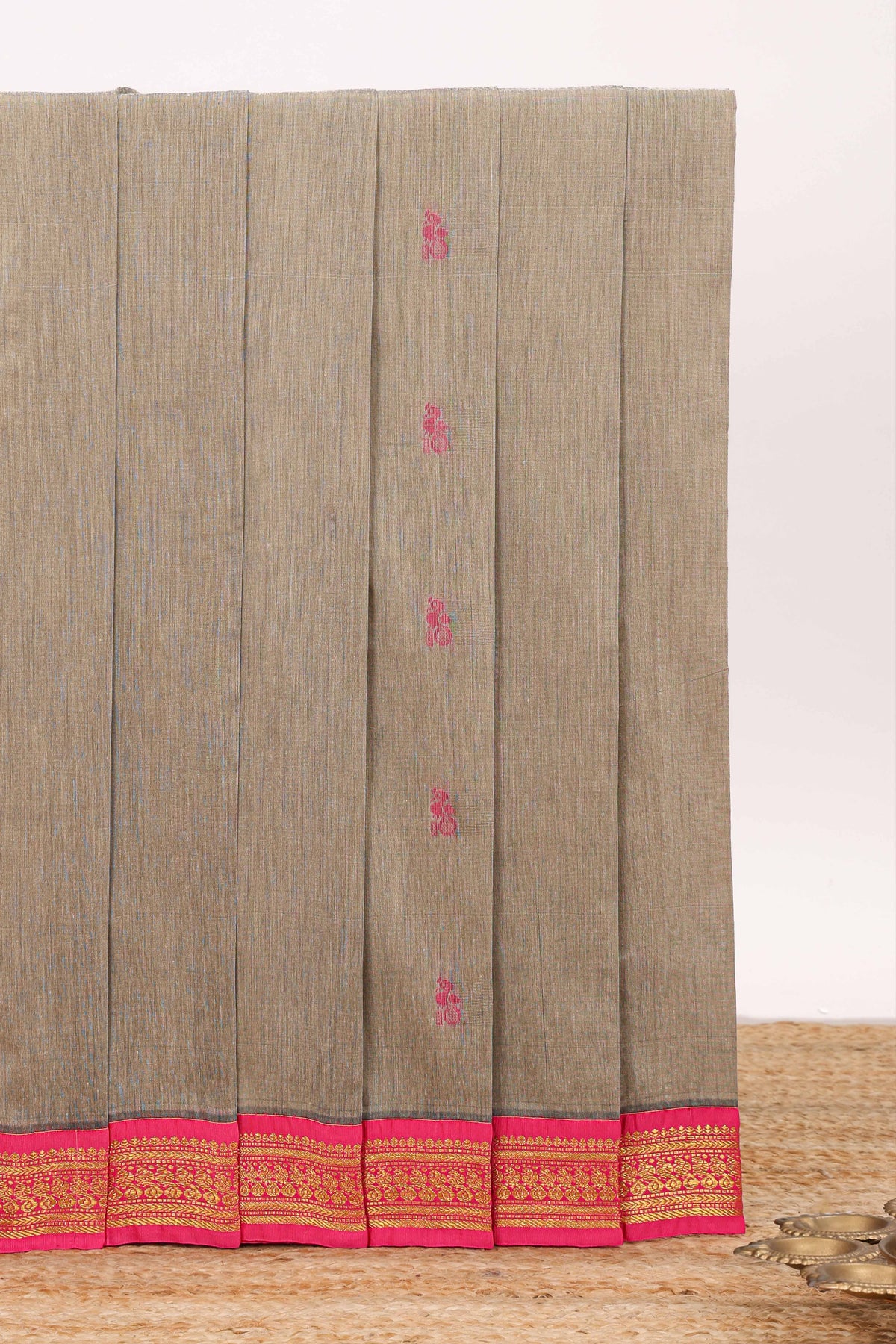 Sand beige bird motifs design kalyani cotton saree with contrast border and blouse