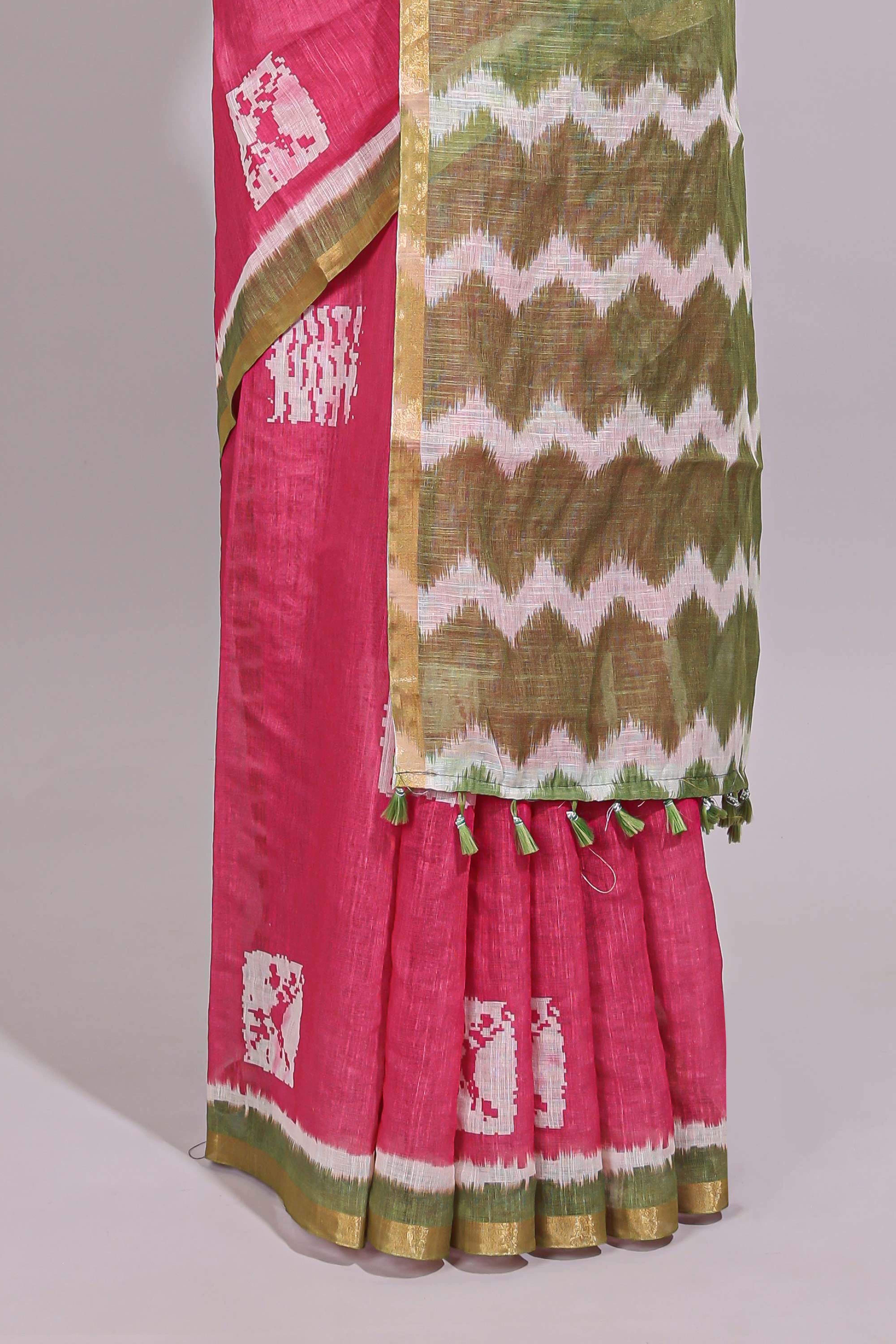 Pink butta design linen cotton saree with contrast border and chevron design pallu