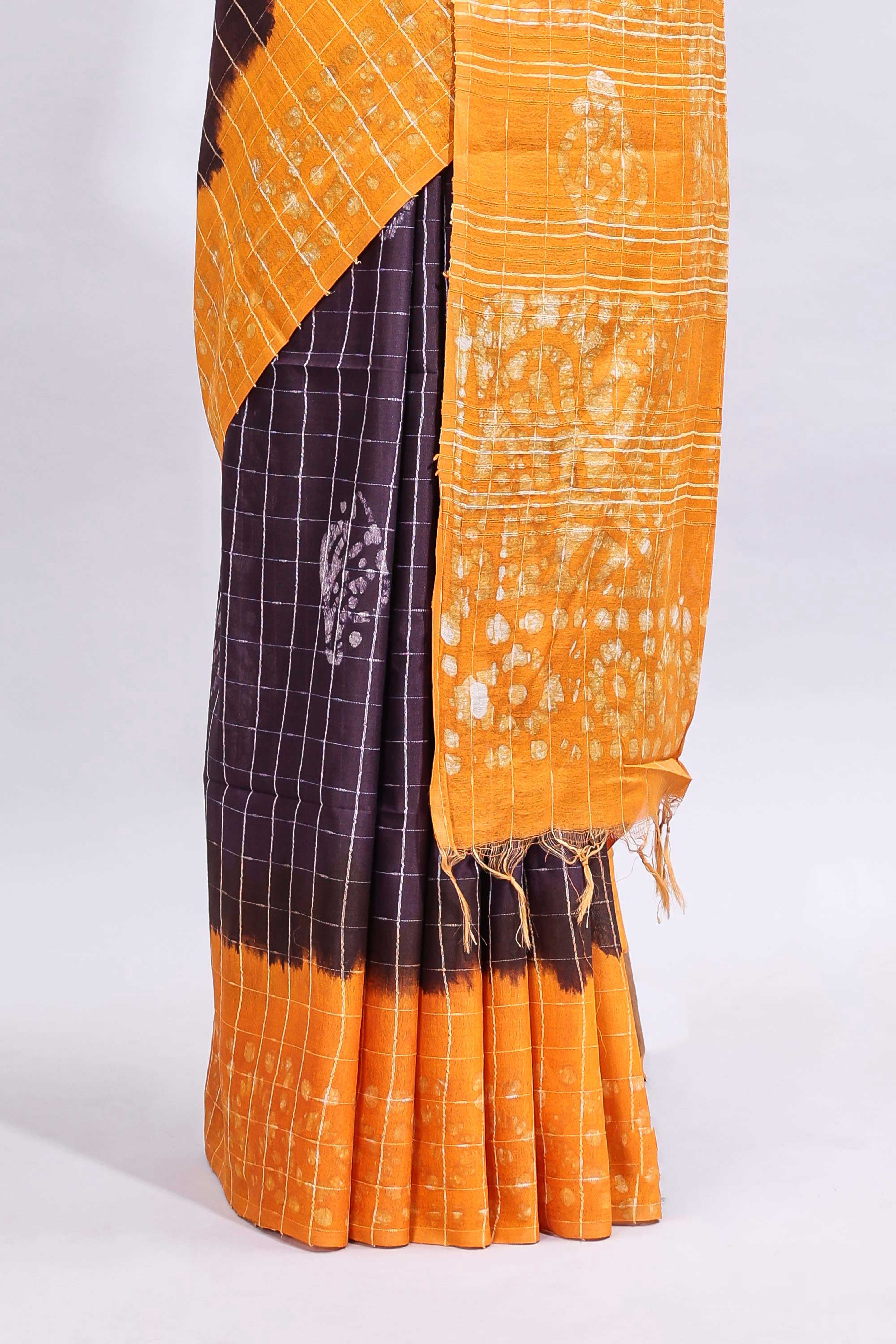 Purple checked shibori motifs design linen cotton saree with contrast border and checked blouse