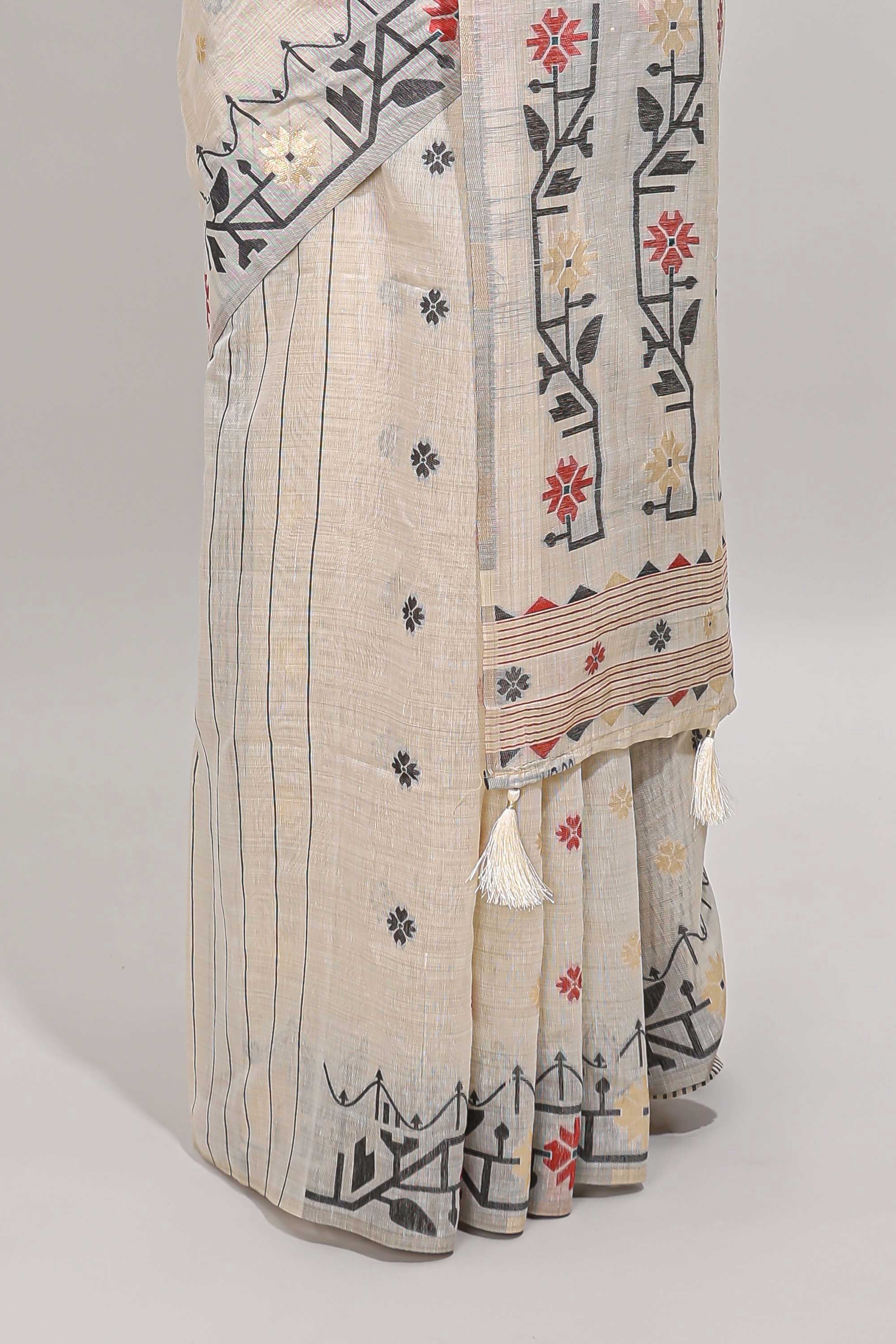 Cream floral motifs munga cotton saree with self border matching blouse