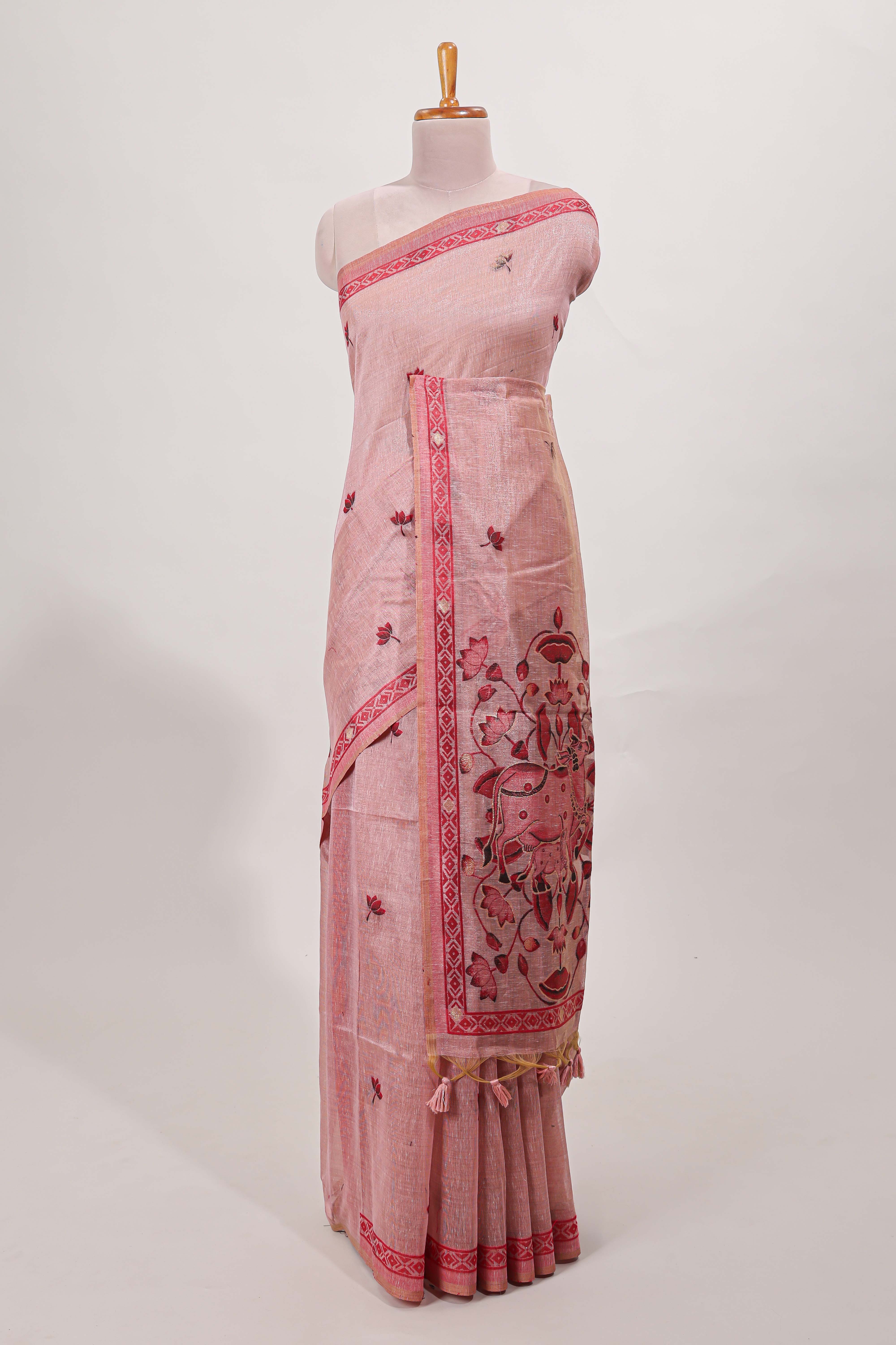 pink munga cotton floral thread motifs thread weaving border with floral jaal thread zari pallu and contrast small butta blouse