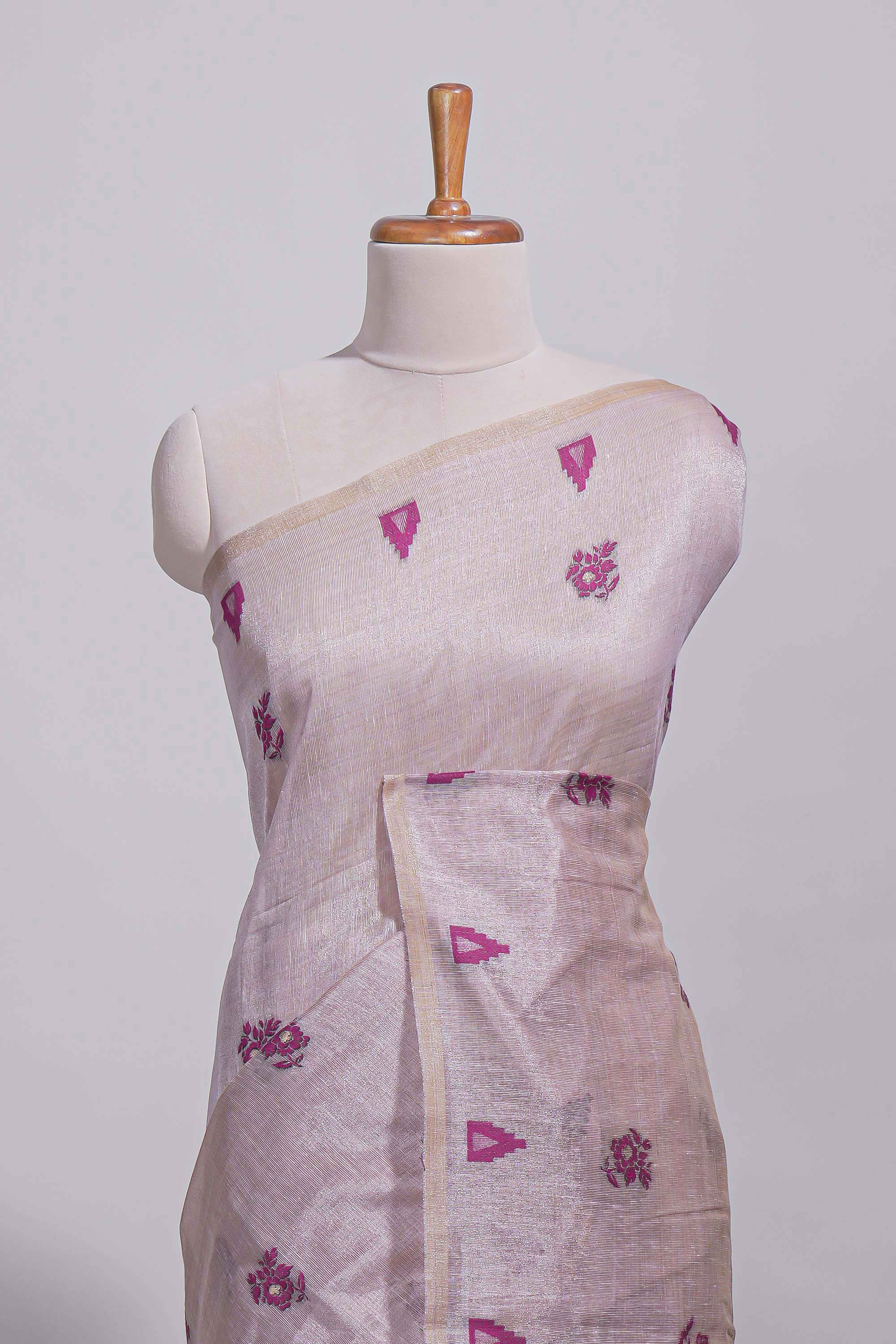 Magenta munga cotton all over floral thread motifs thread weaving border with floral jaal thread zari pallu and contrast small butta blouse