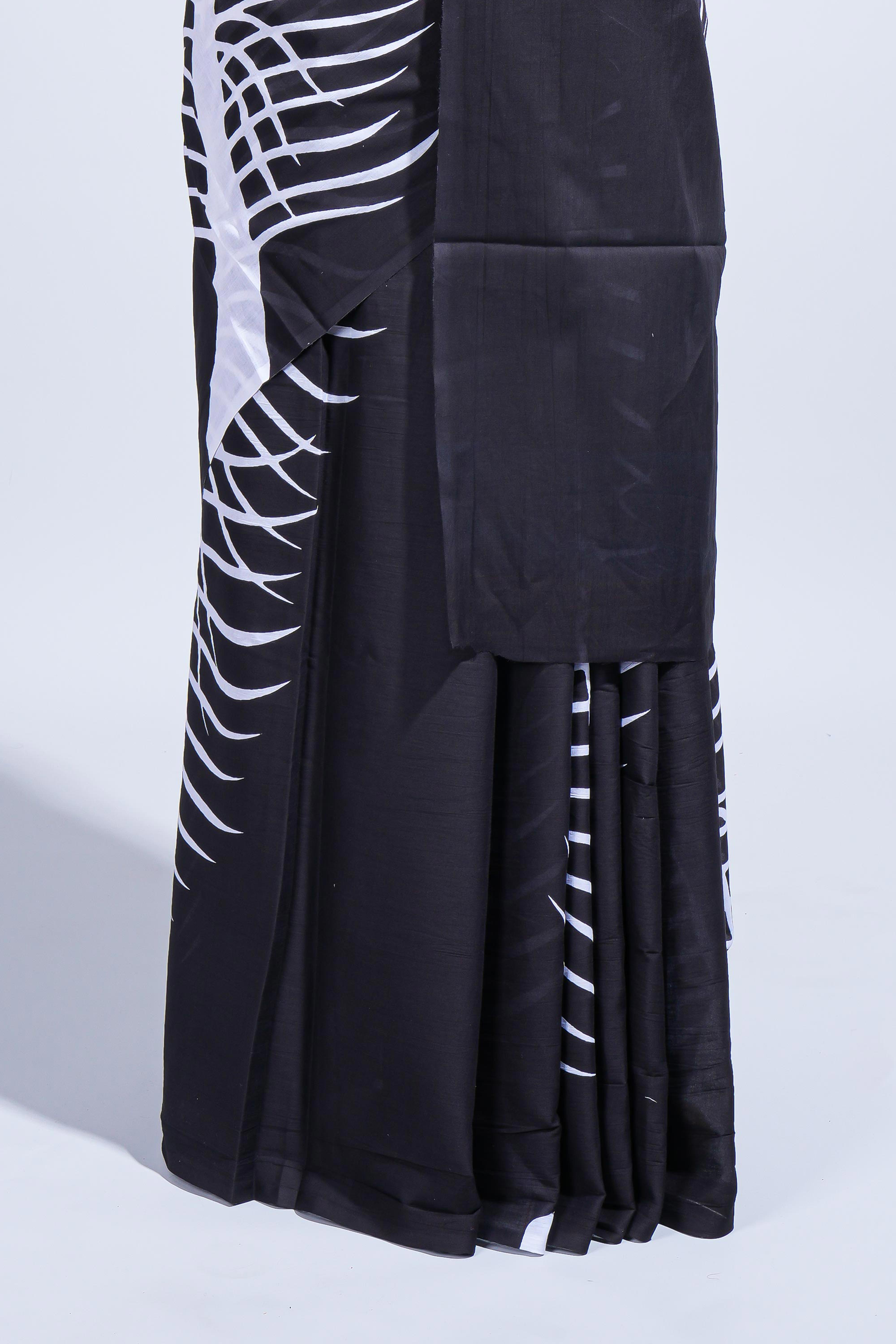 Borderless black leaf design mul mul cotton saree with matching blouse