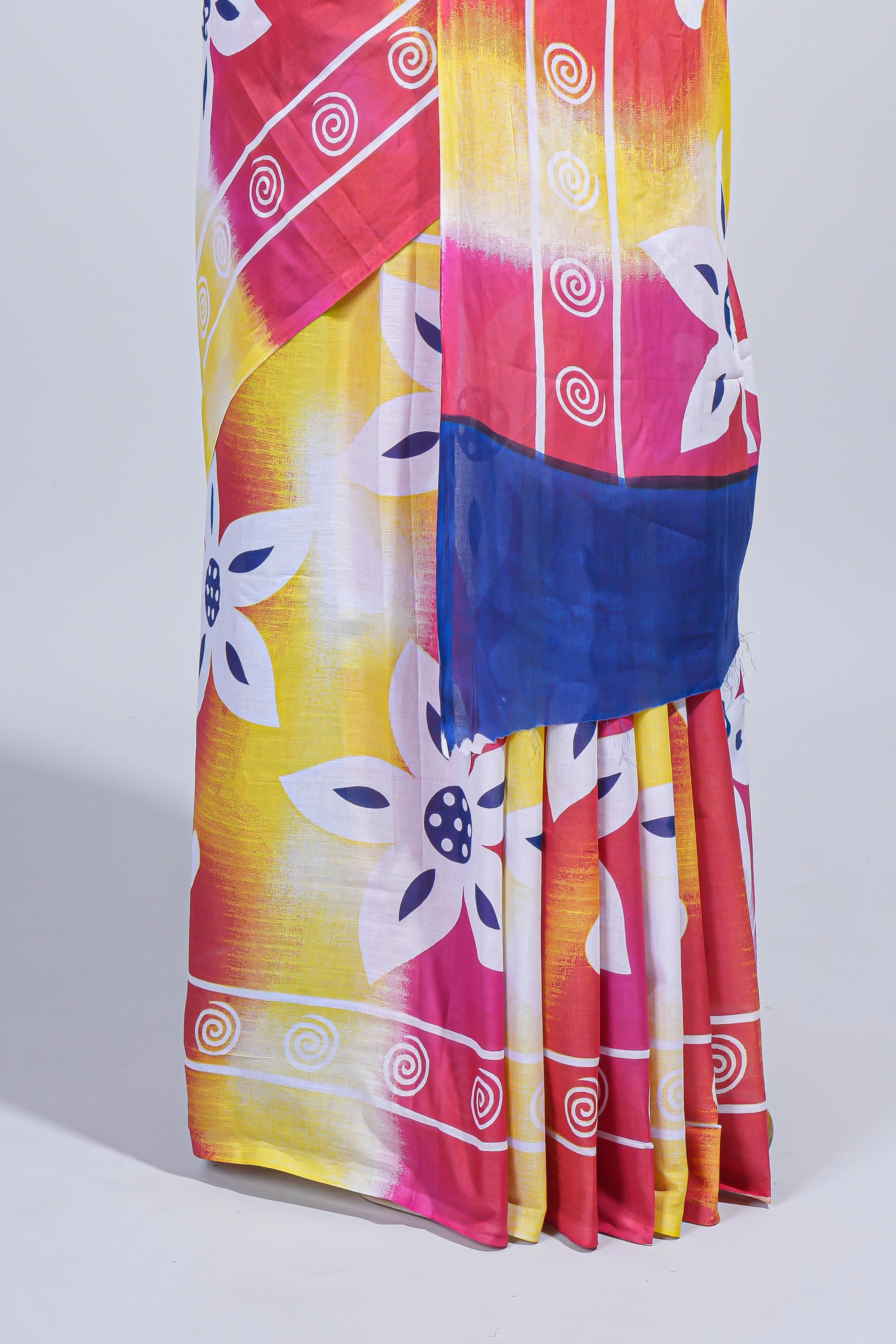Pink floral design mul mul cotton saree with self border and contrast blouse