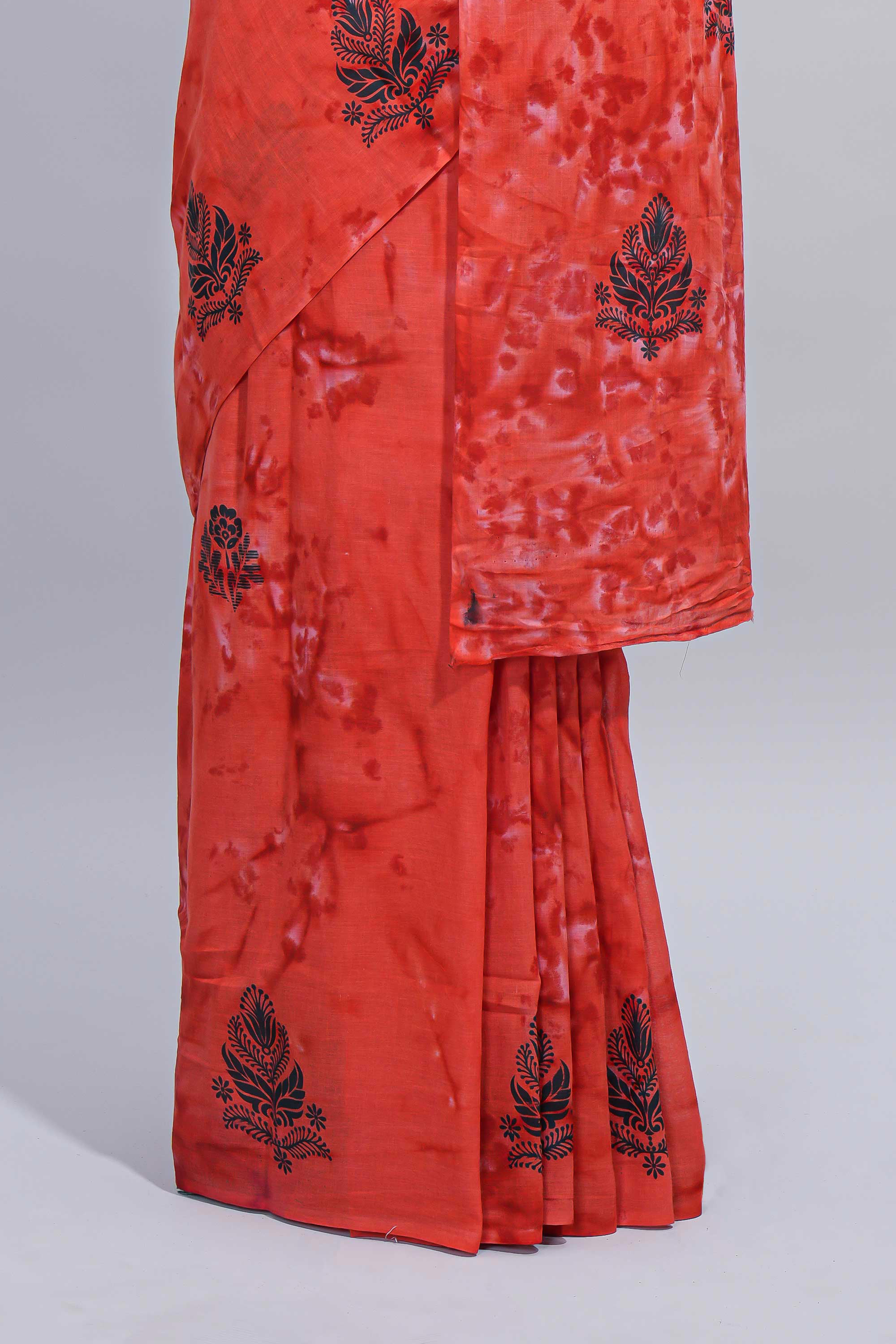 Borderless orange floral motifs design mul mul cotton saree with self pallu