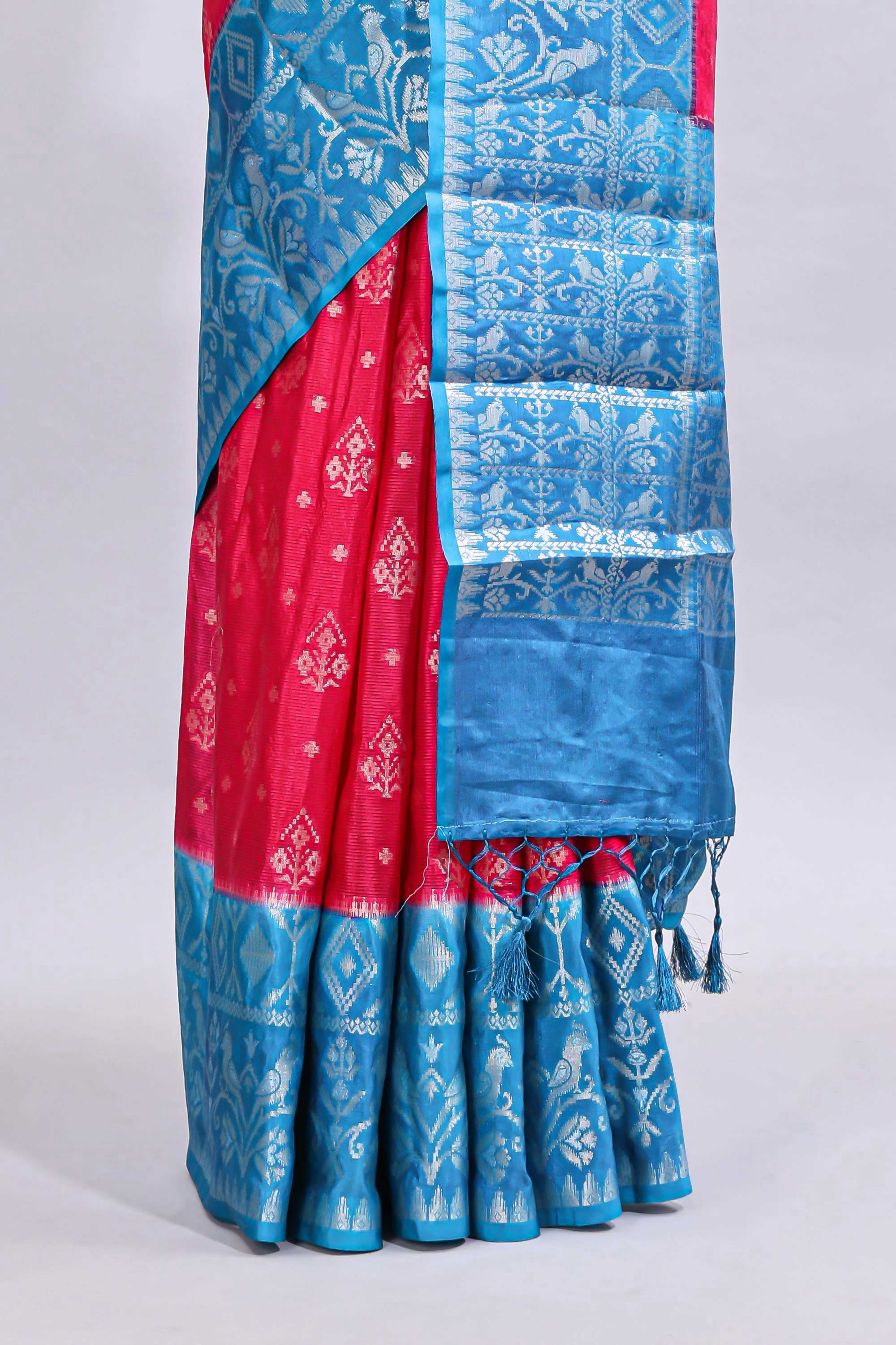 Pink floral design mushru silk saree with contrast border and zari blouse