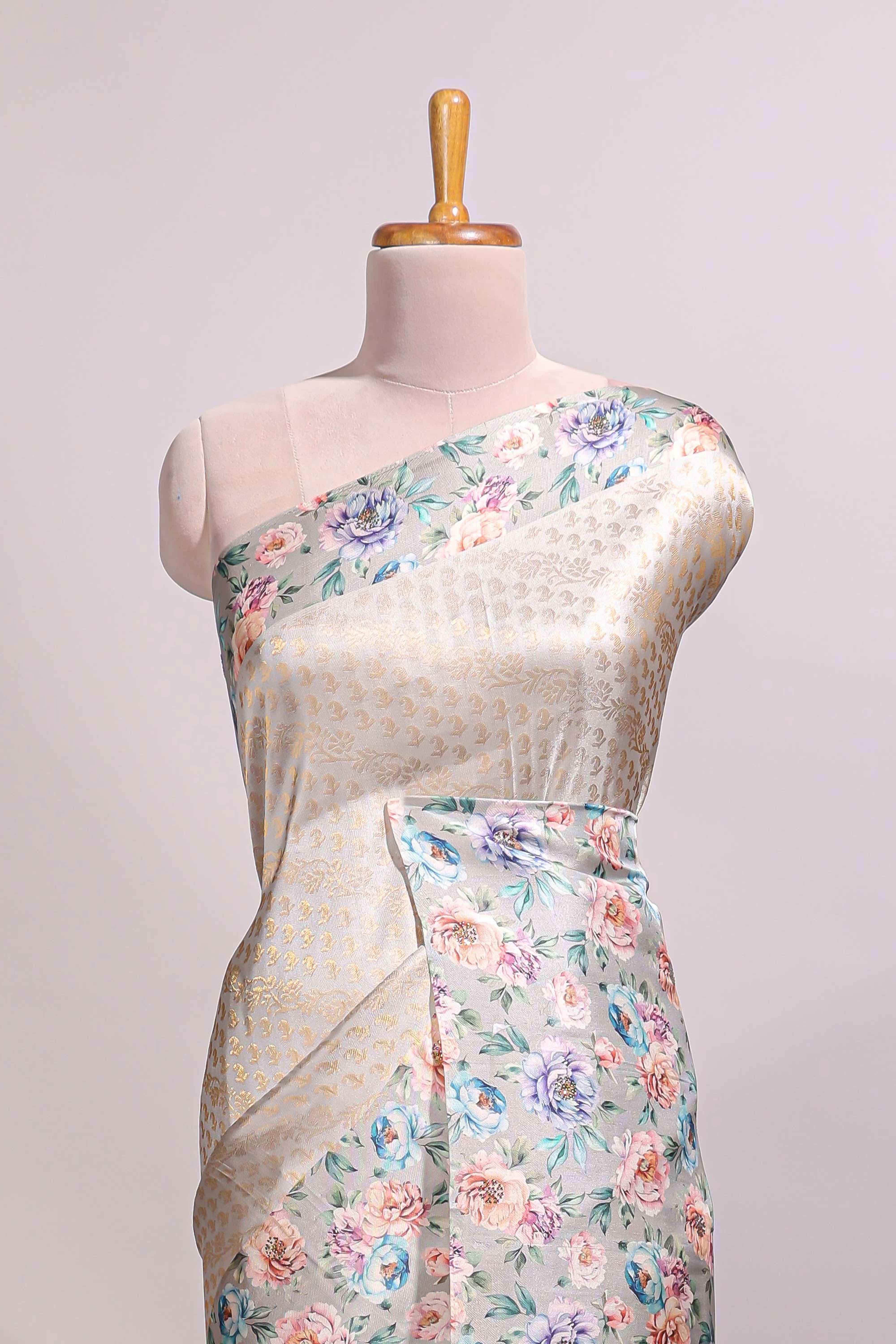 Light grey floral zari motifs banarasi silk saree with contrast border and printed blouse