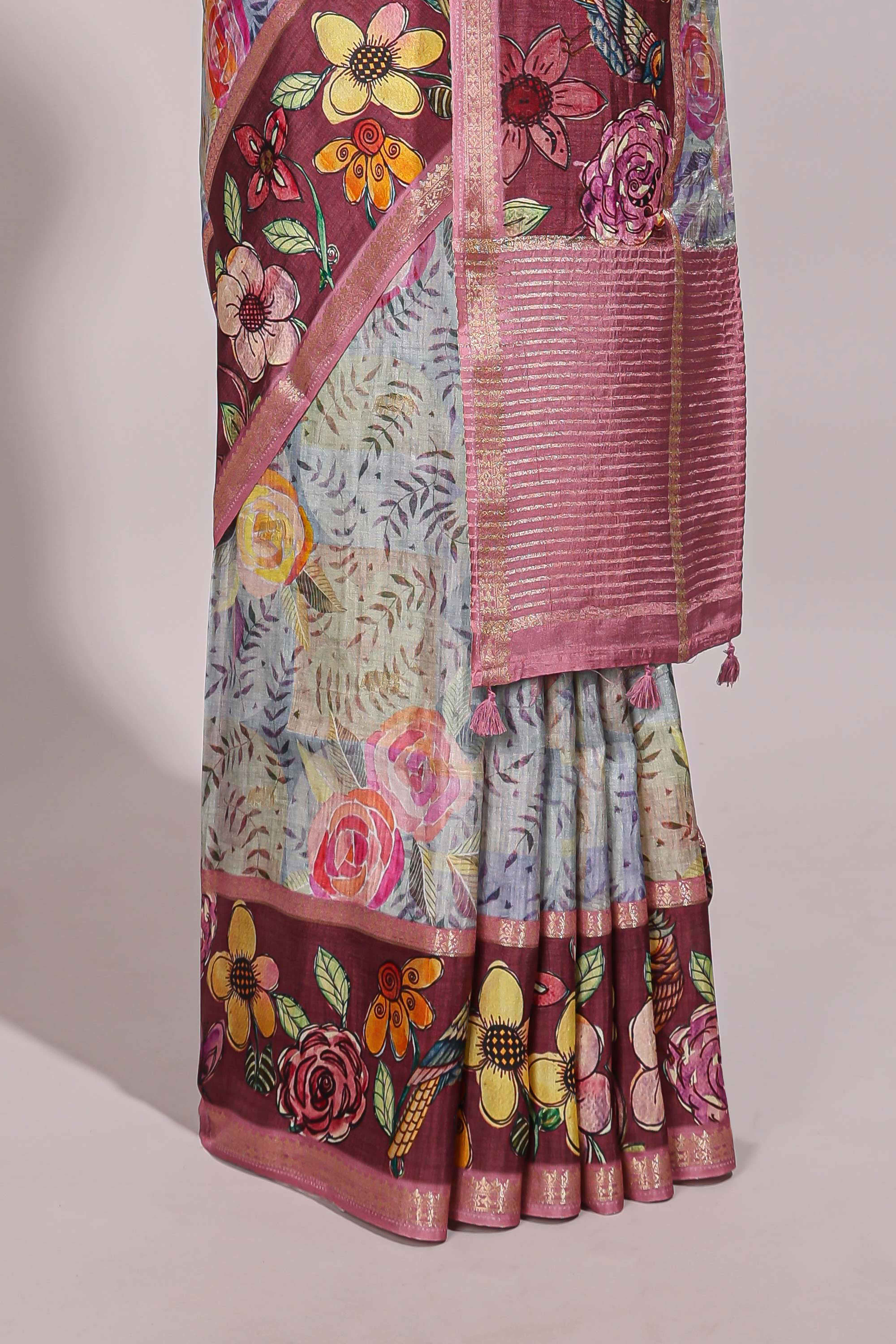 Grey floral design motifs banarasi silk saree with contrast border and printed blouse