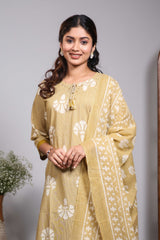 Sandal floral motifs design V neck salwar set with 3/4th sleeve, contrast bottom and matching dupatta
