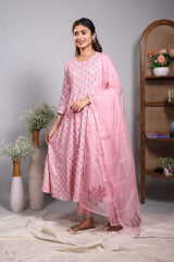 Baby pink floral design V neck salwar set with 3/4th sleeve, self bottom and matching dupatta