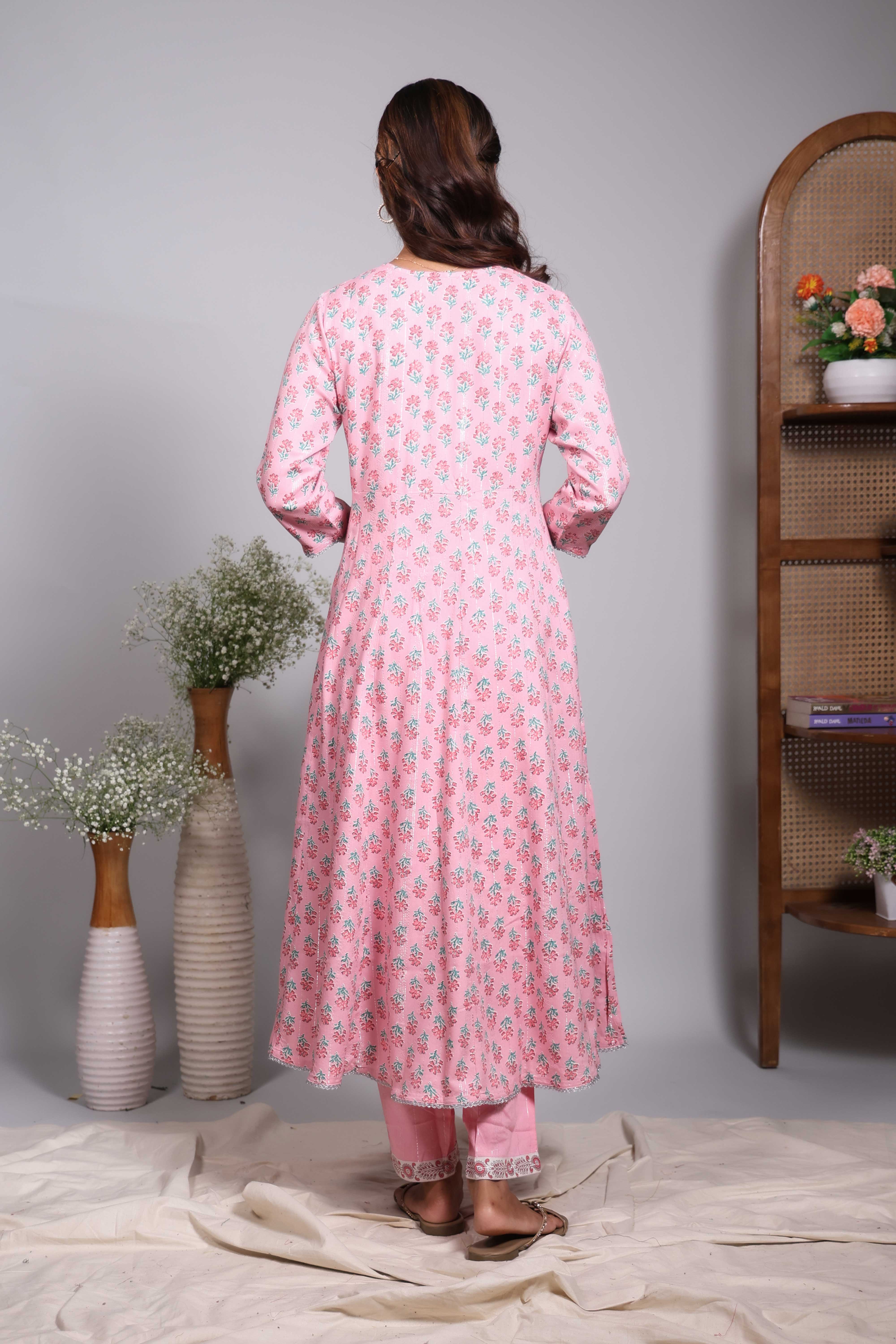 Baby pink floral design V neck salwar set with 3/4th sleeve, self bottom and matching dupatta