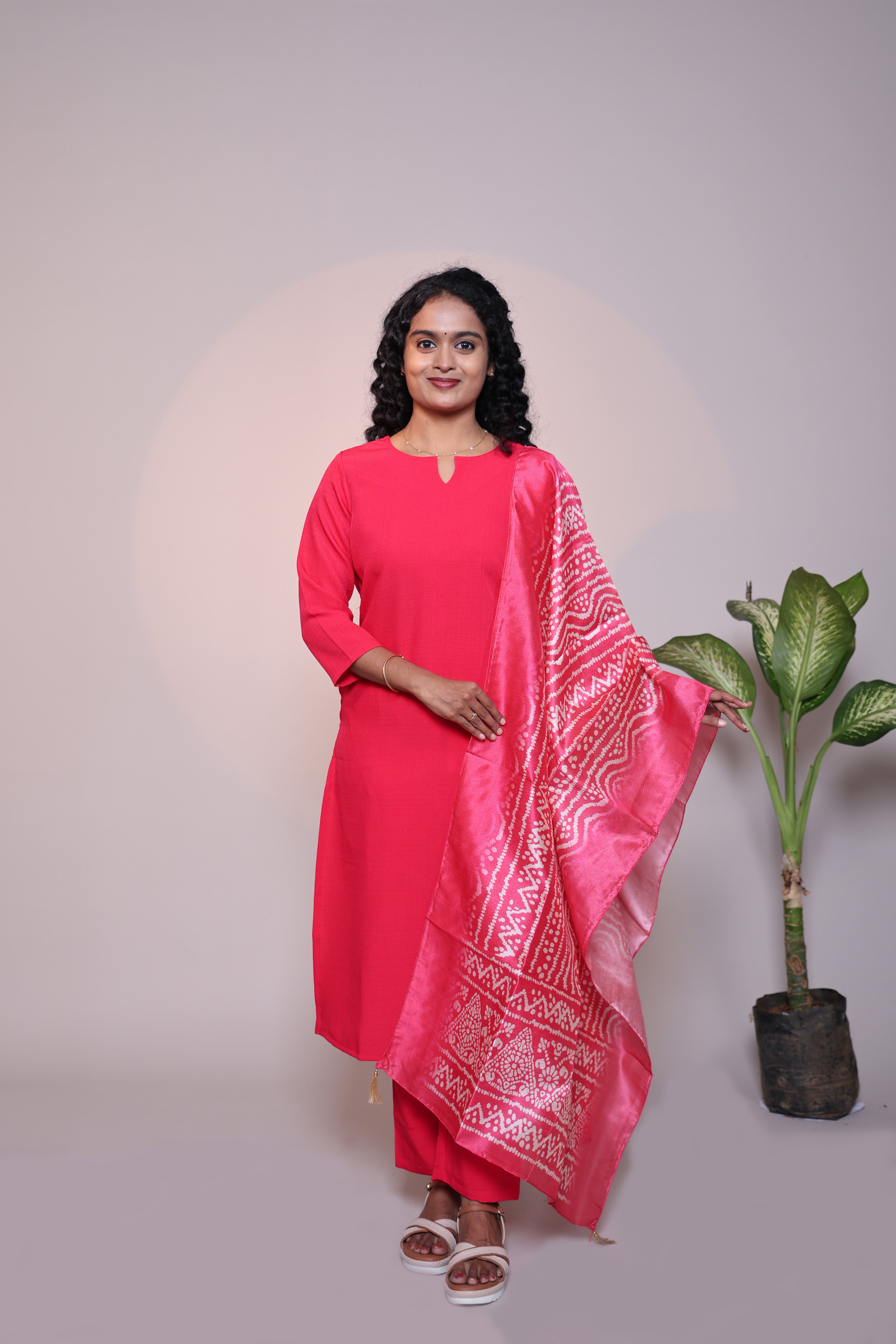 Pink plain 3/4 slevee salwar suit with matching pant and printed dupatta
