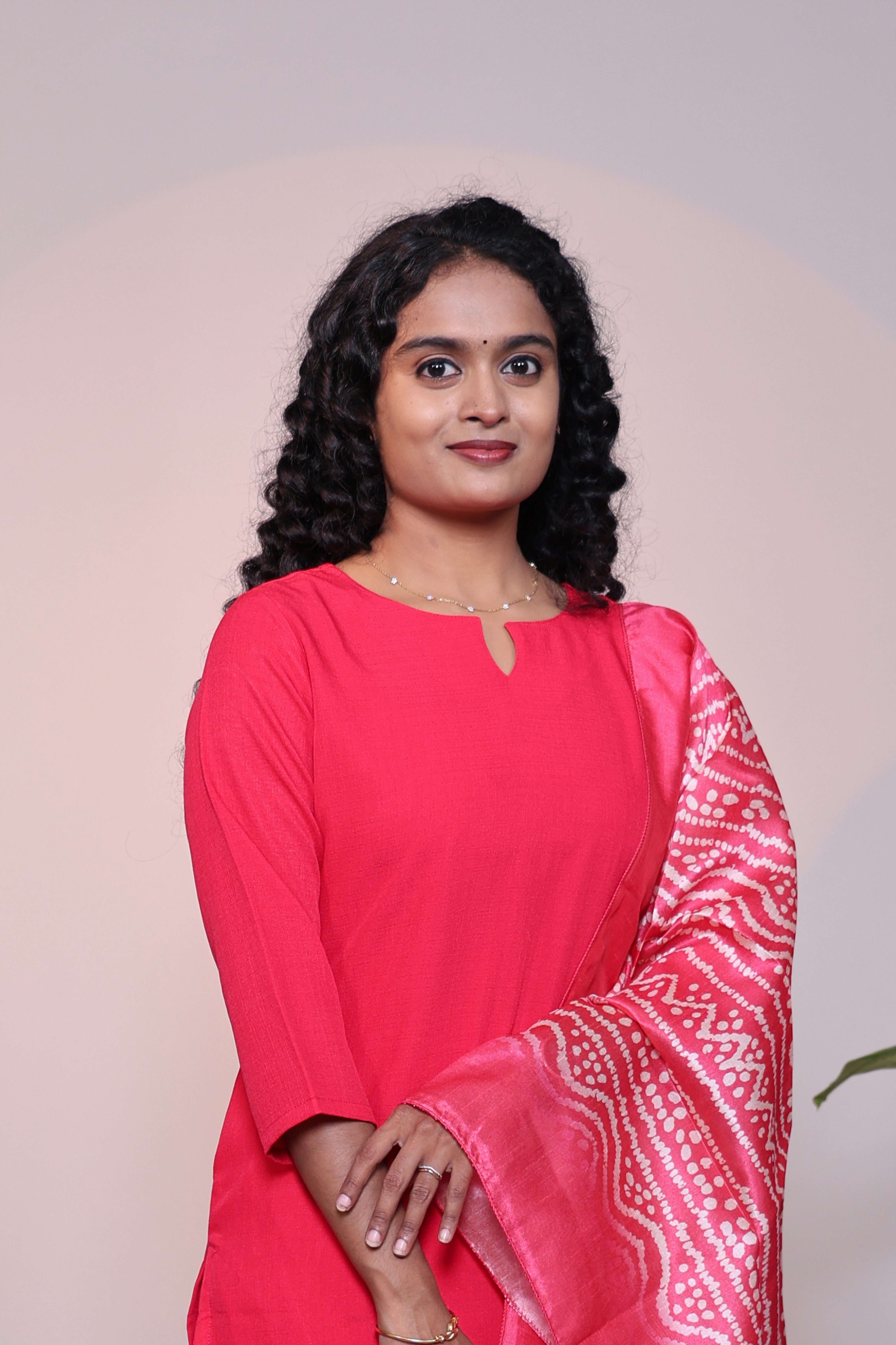 Pink plain 3/4 slevee salwar suit with matching pant and printed dupatta