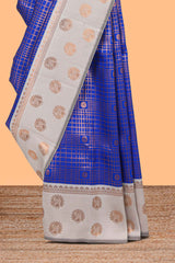 Blule checkedSemi Soft Silk Saree with contrast border along with contrasting blouse