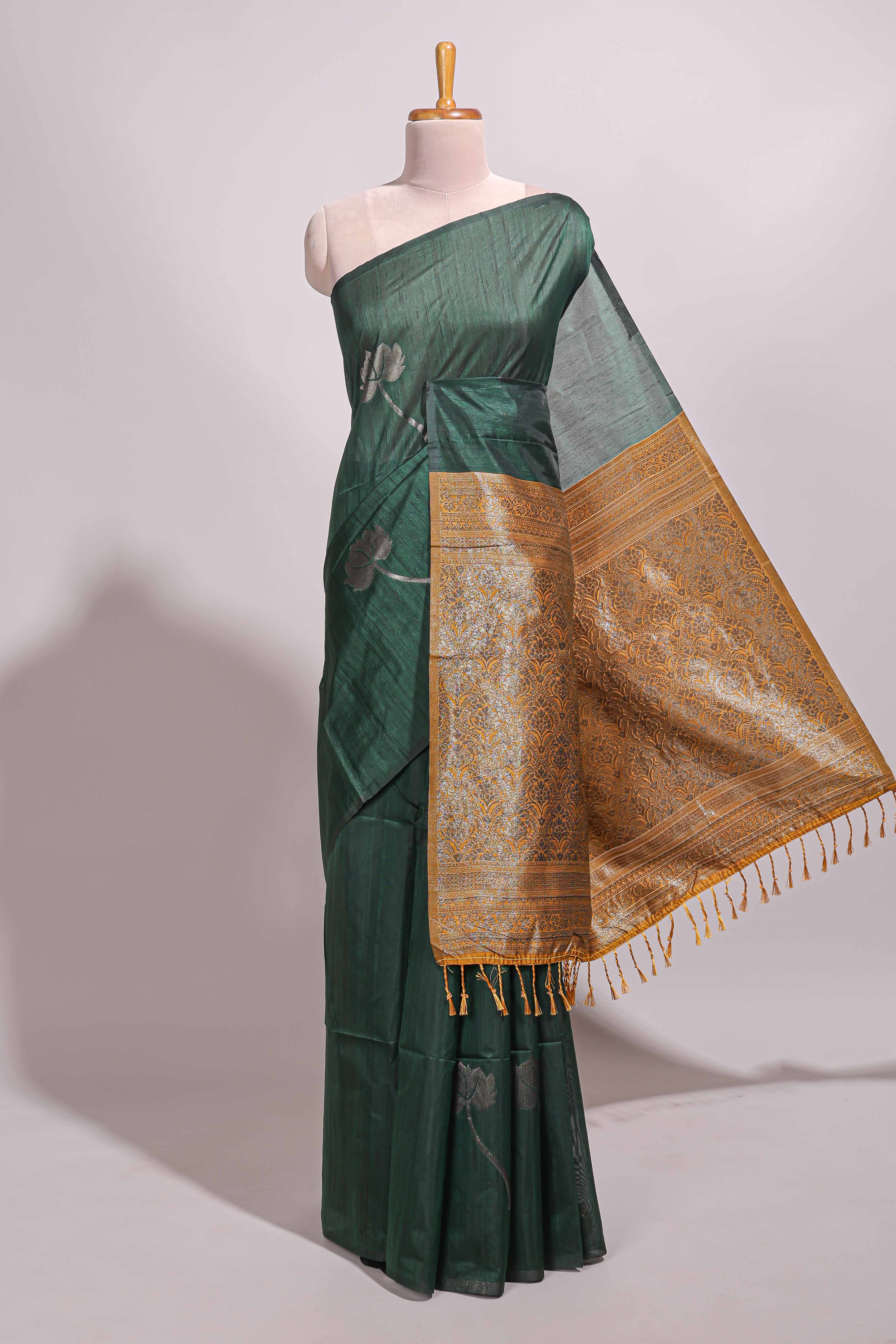 Borderless green floral design semi tussar saree with contrast pallu and blouse