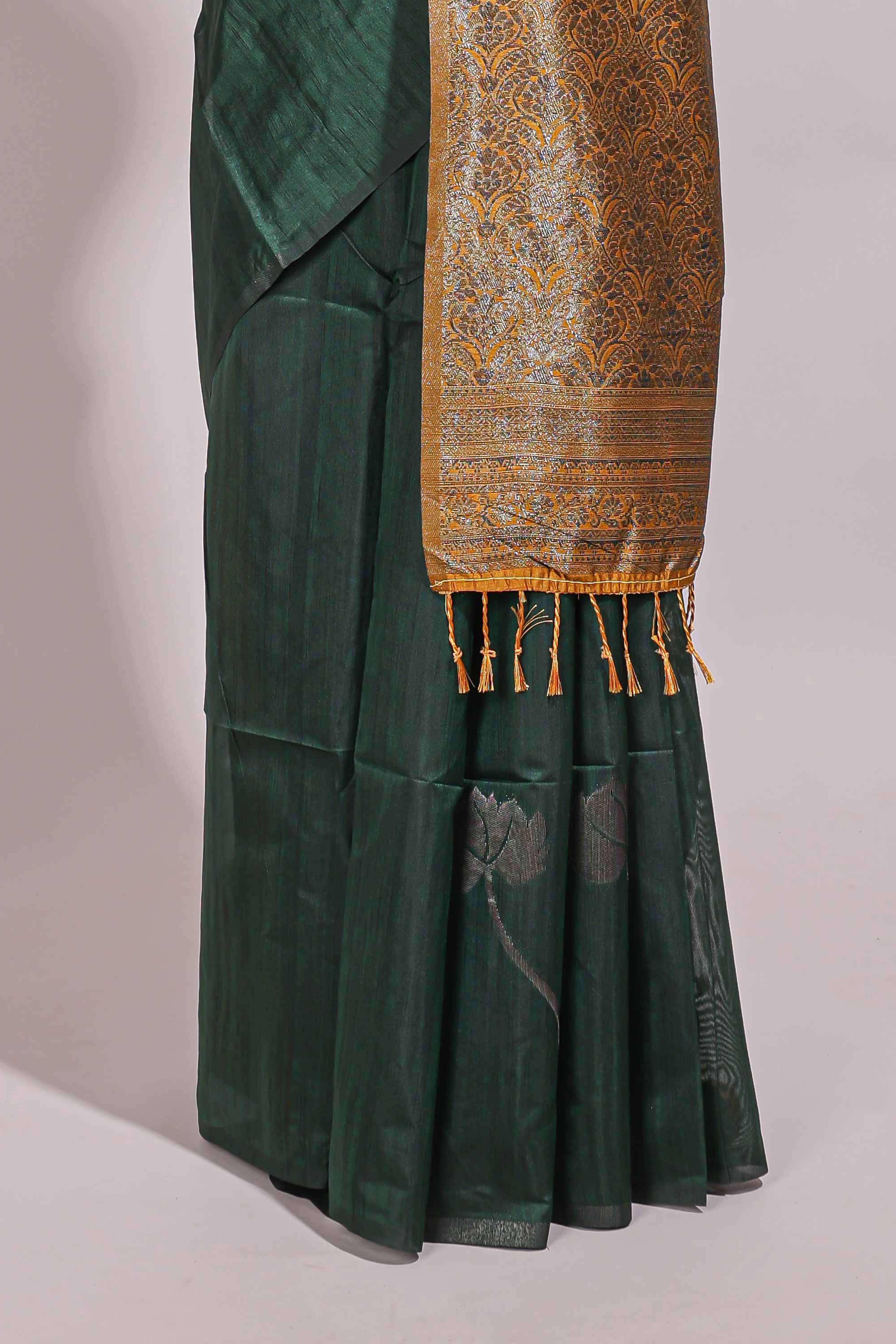 Borderless green floral design semi tussar saree with contrast pallu and blouse
