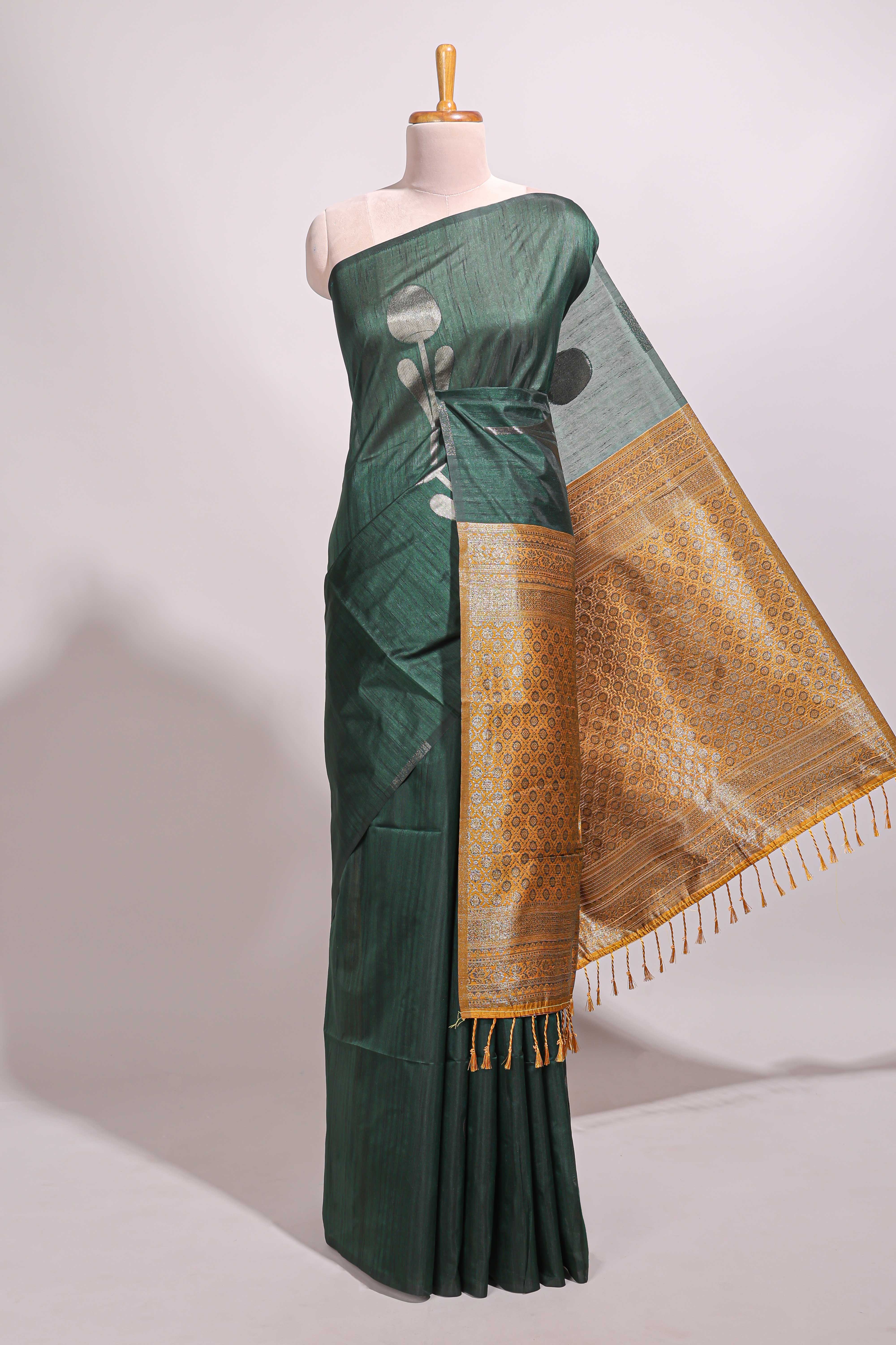 Borderless bottel green floral design semi tussar saree with contrast pallu and blouse