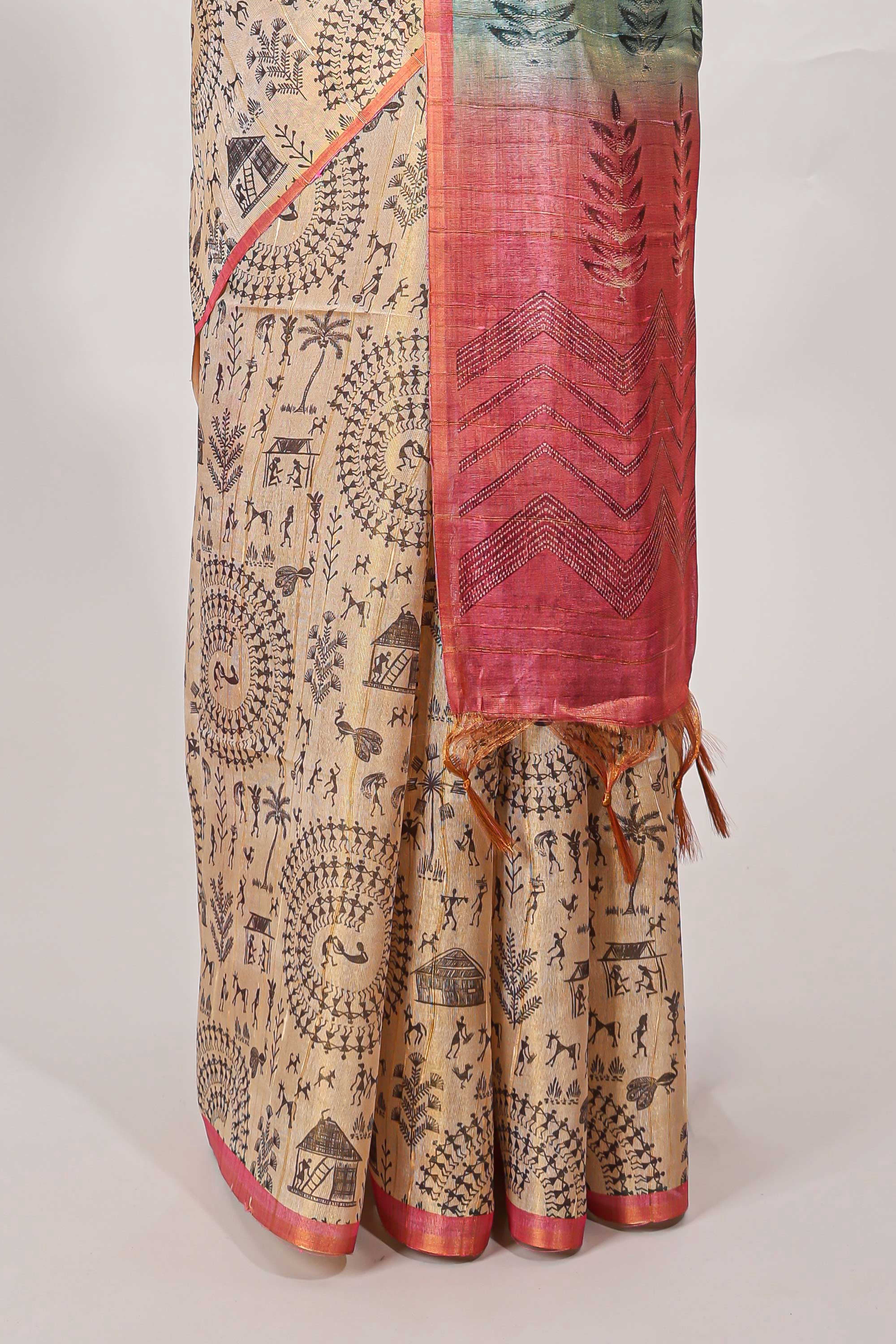 Sandal all over body Warli print withleaf motifs pallu and contrast blouse