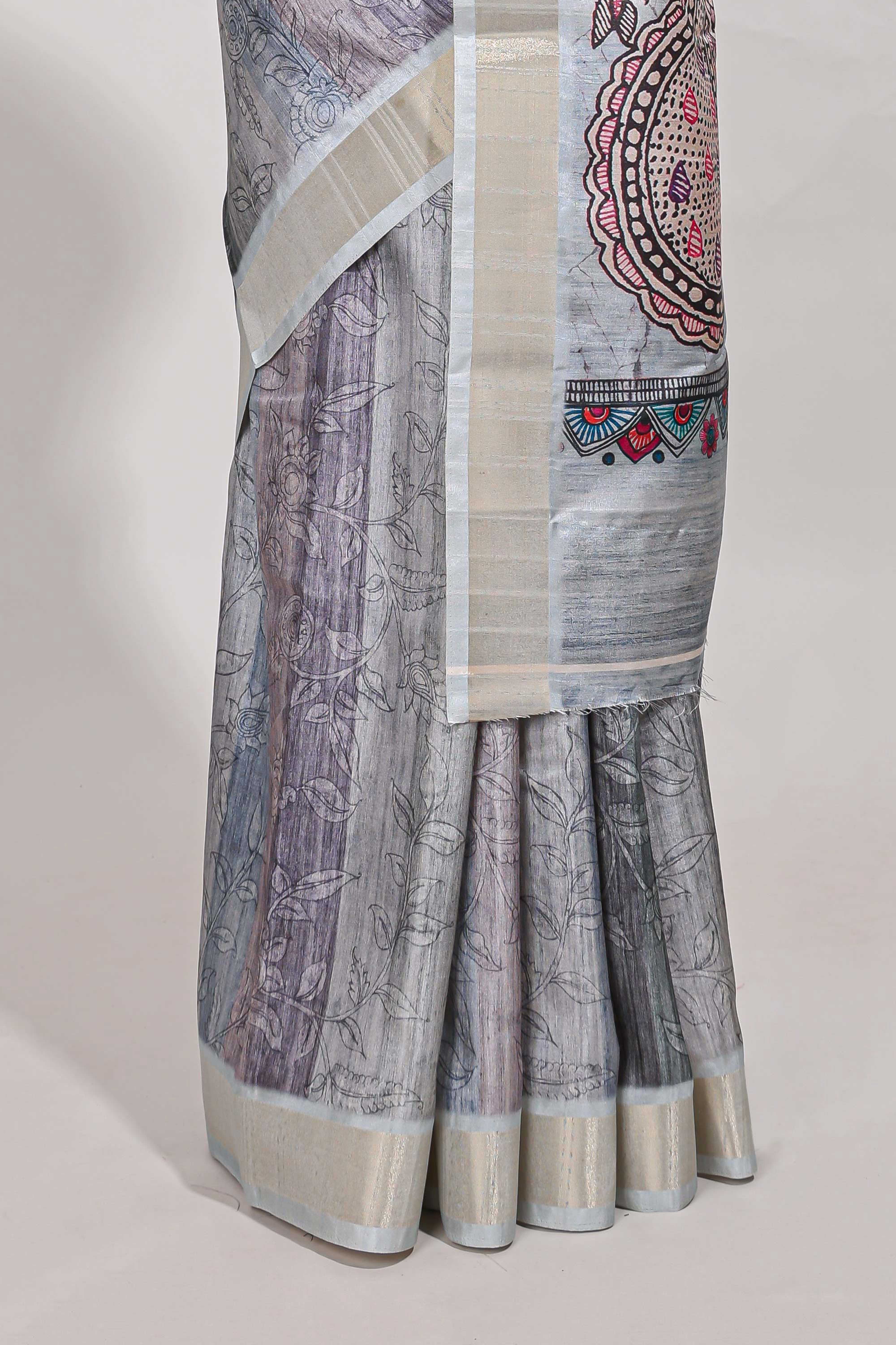 Green kalamakri arttussar sareewith floral creeper prints zari border and kalamkari peacock motif print pallu