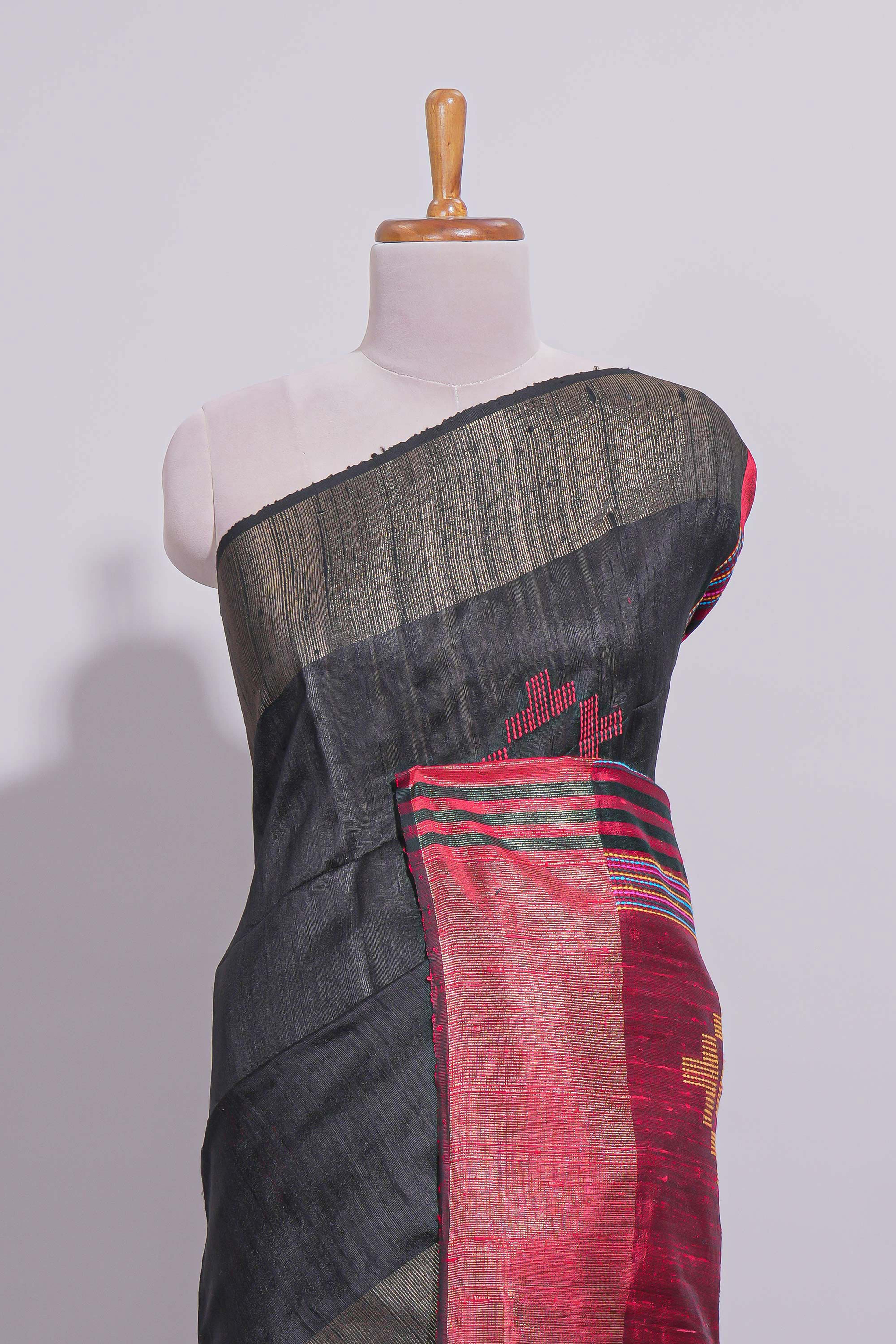 Black Unique Design Linen Cotton Saree with Contrast Border Contrast and Blouse