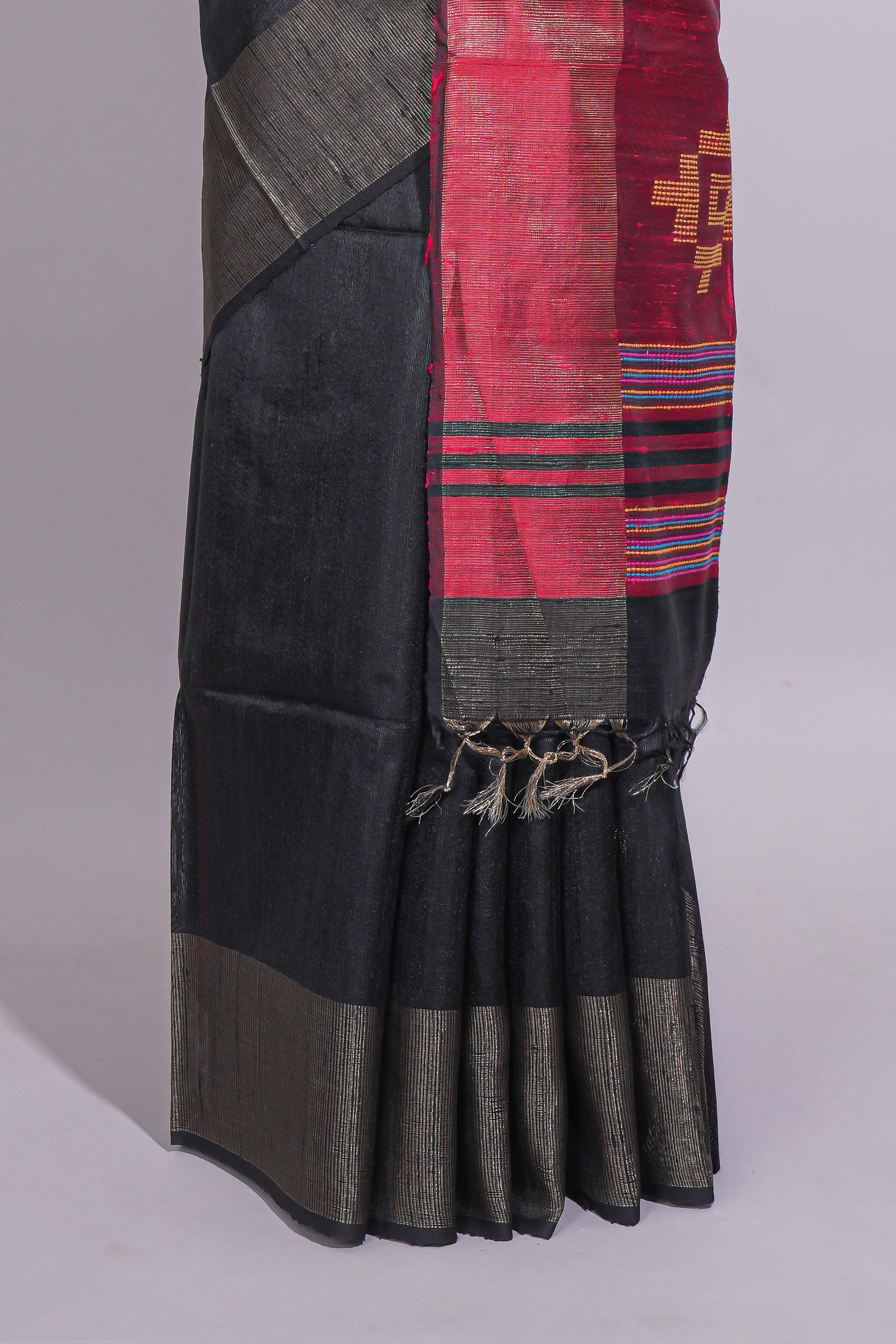 Black Unique Design Linen Cotton Saree with Contrast Border Contrast and Blouse