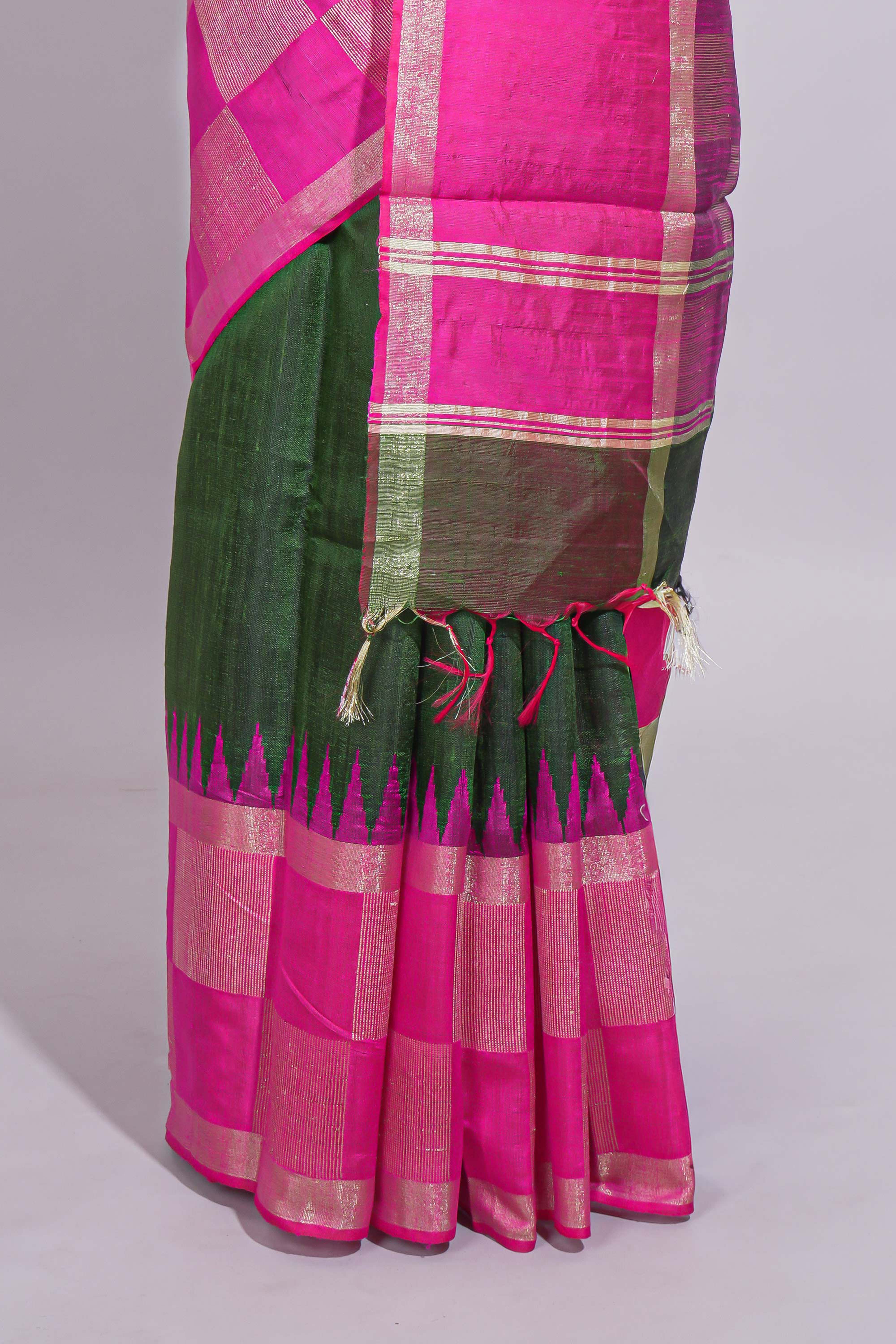 Green Plain Linen Cotton Saree with Contrast Geometric Design Border and Blouse